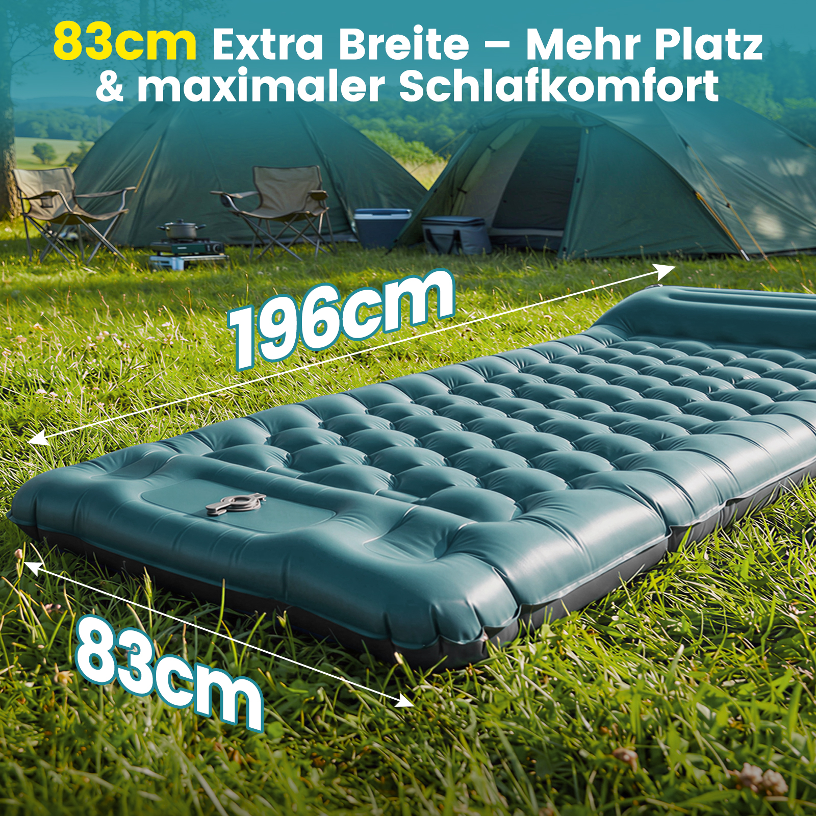 Aufblasbare Matratze (196x83cm) im Gras vor Zelten, Campingausrüstung.