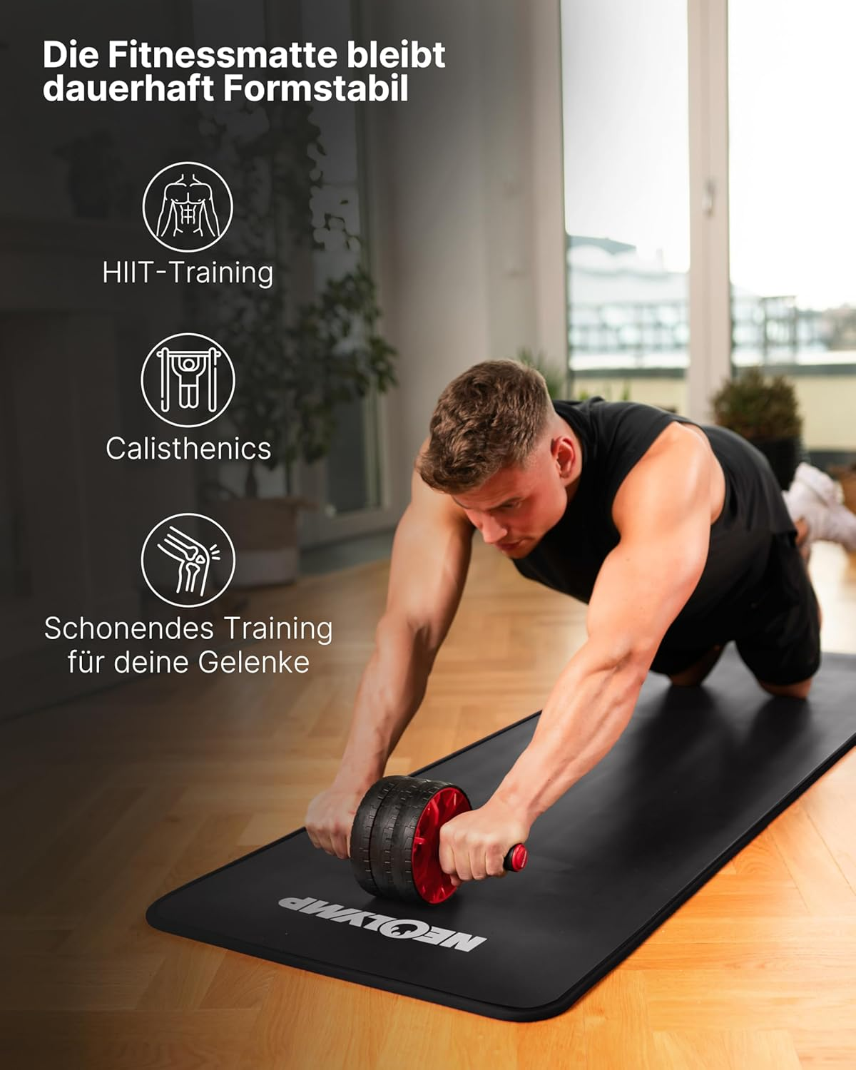 Mann auf einem Bauchtrainer auf schwarzer Matte, mit Symbolen für HIIT, Calisthenics und gelenkschonendes Training.