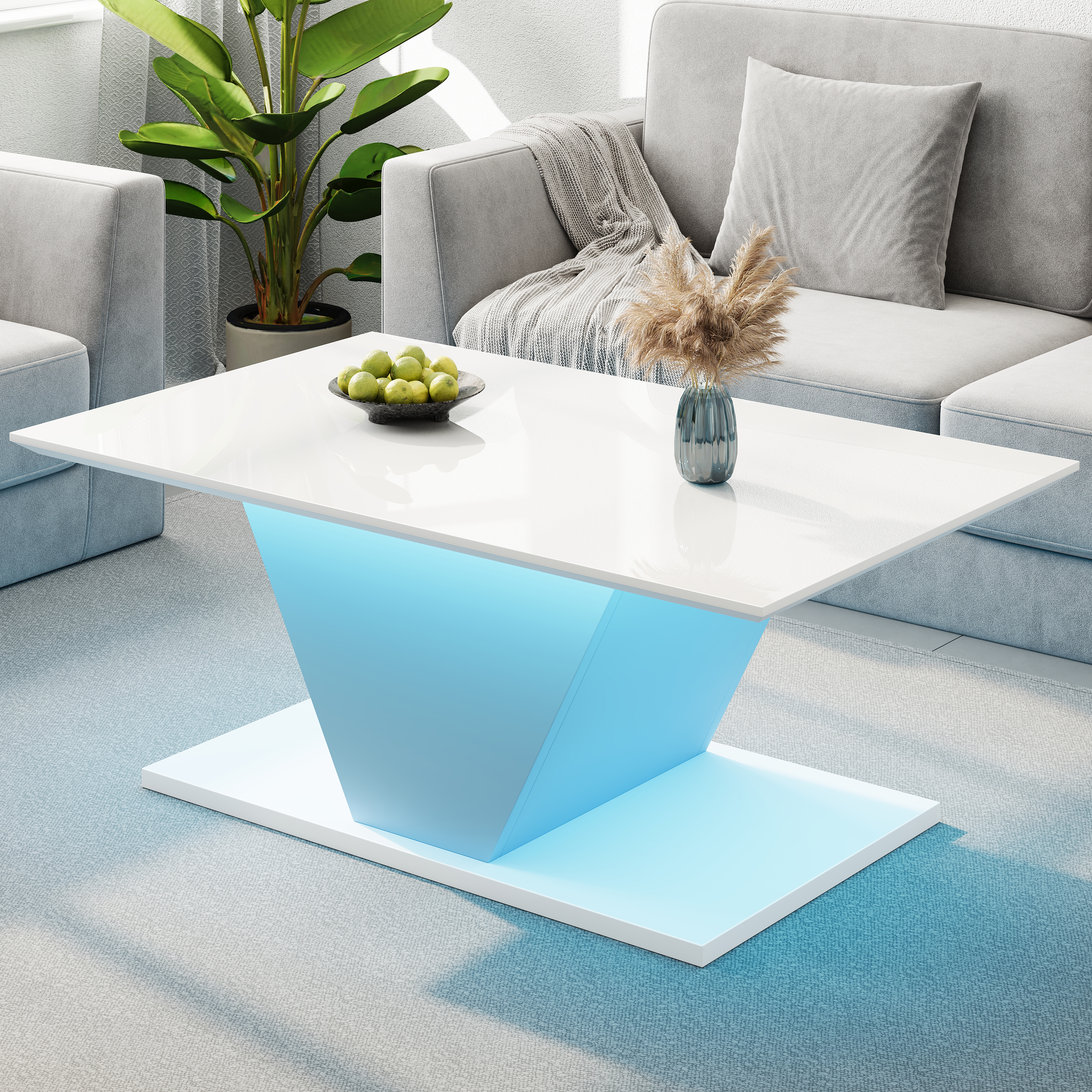Ein moderner weißer Couchtisch mit blauer LED-Beleuchtung steht in einem Wohnzimmer.