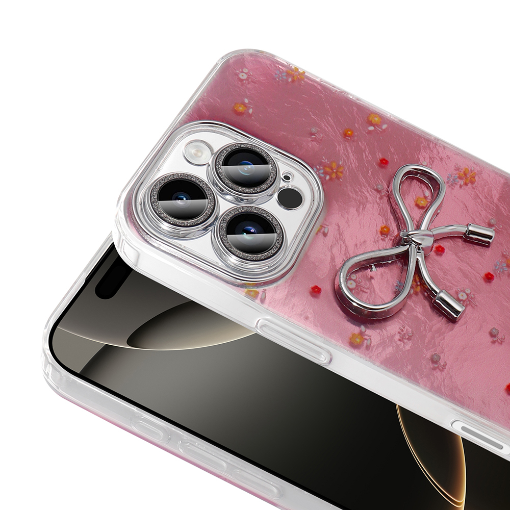Çiçek desenli pembe telefon kılıfı ve gümüş kurdele yüzük.