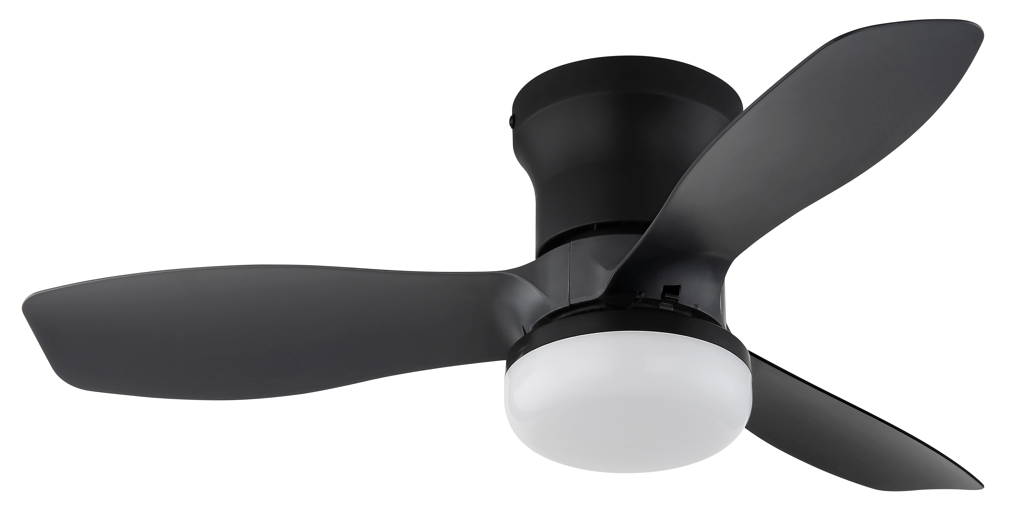 Ein schwarzer Deckenventilator mit drei Rotorblättern und einer runden Lampe.