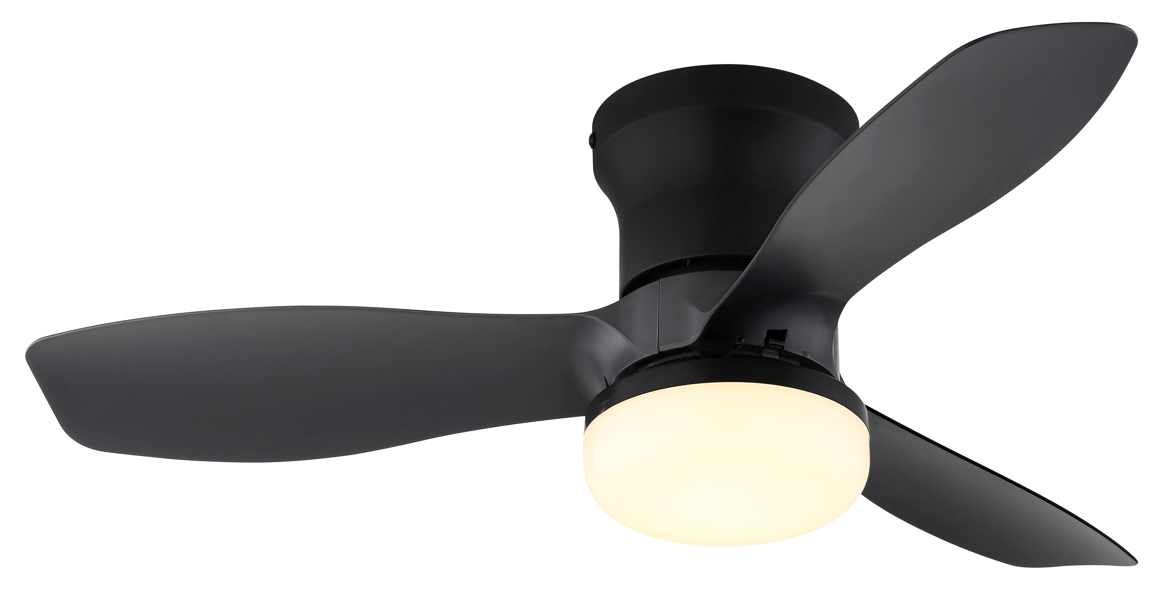 Ein schwarzer Deckenventilator mit drei Flügeln und einer runden Lampe.