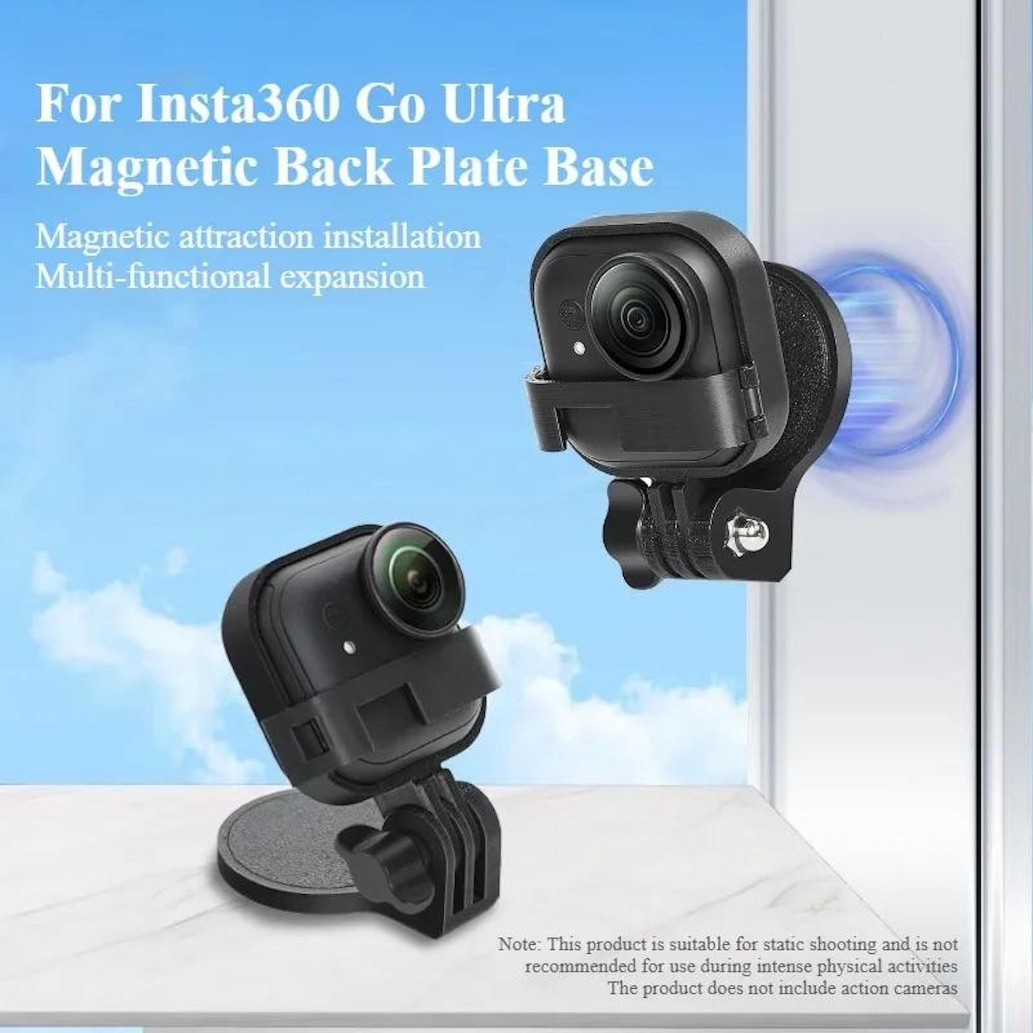 Zwei schwarze Insta360 Go Halterungen auf weißem Untergrund vor blauem Himmel.