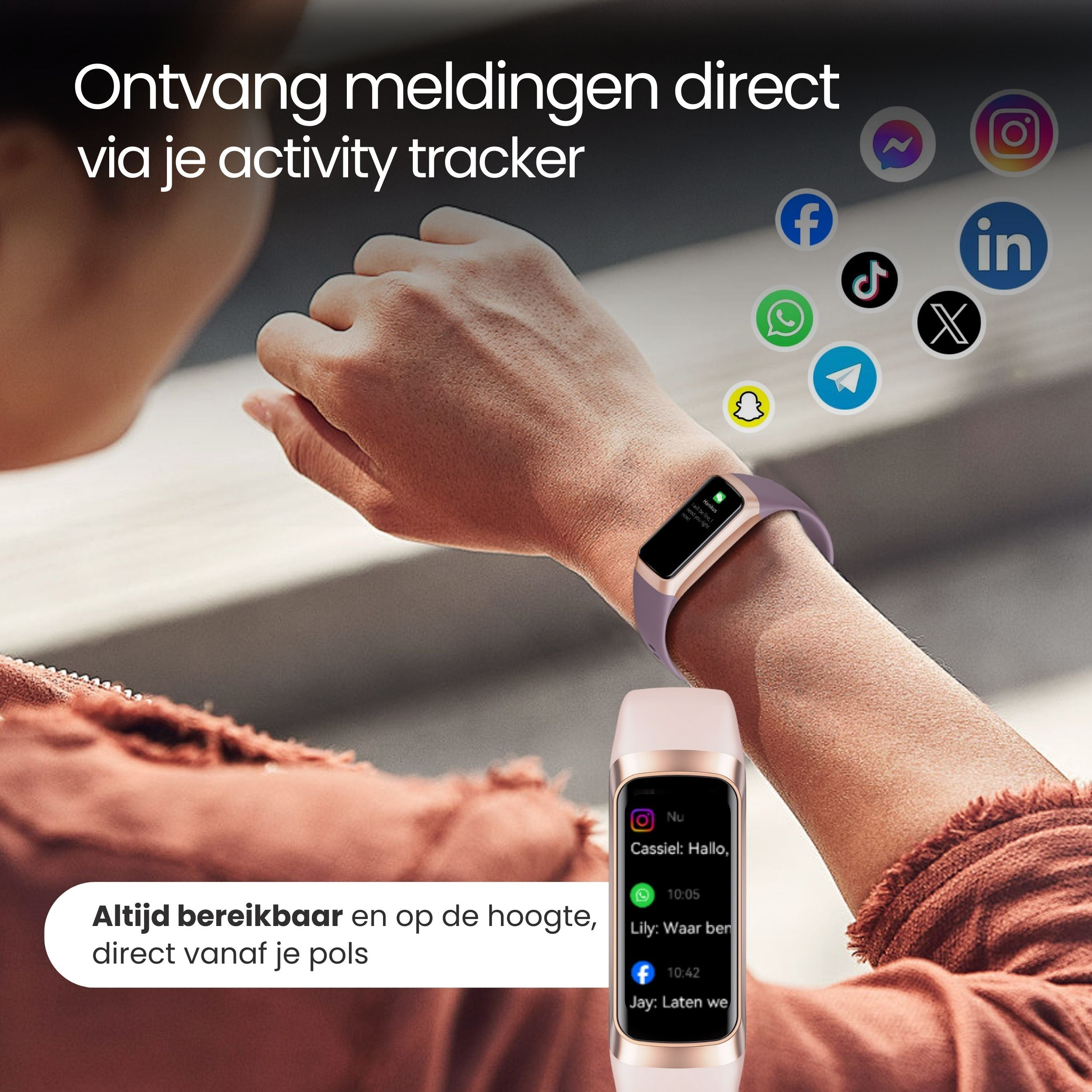 Een pols draagt een paars bandje met notificaties van social media apps.