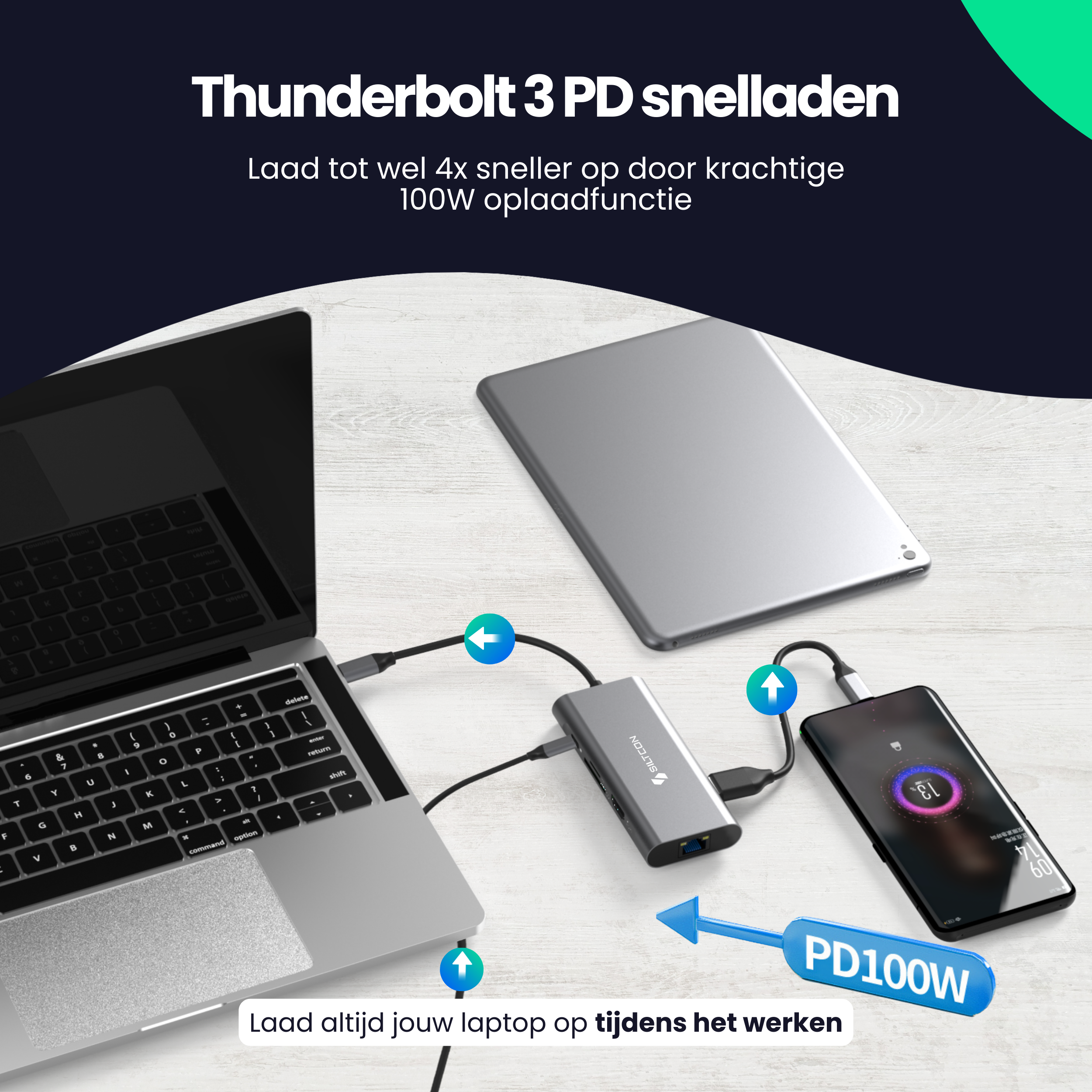 Een laptop, tablet, hub en telefoon aangesloten op een stroombron.
