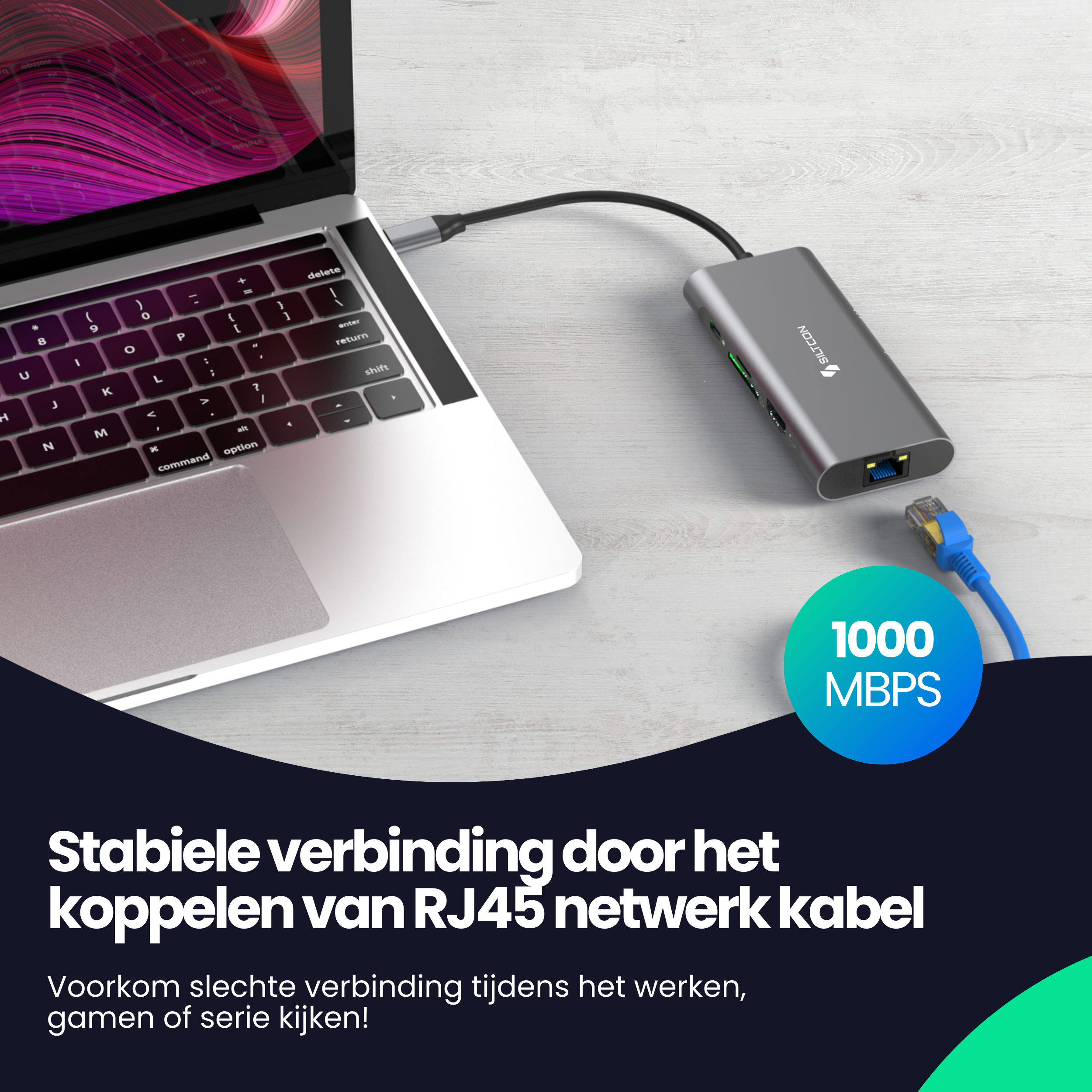 Een laptop met een zilveren USB-C hub en een blauwe netwerkkabel ernaast.
