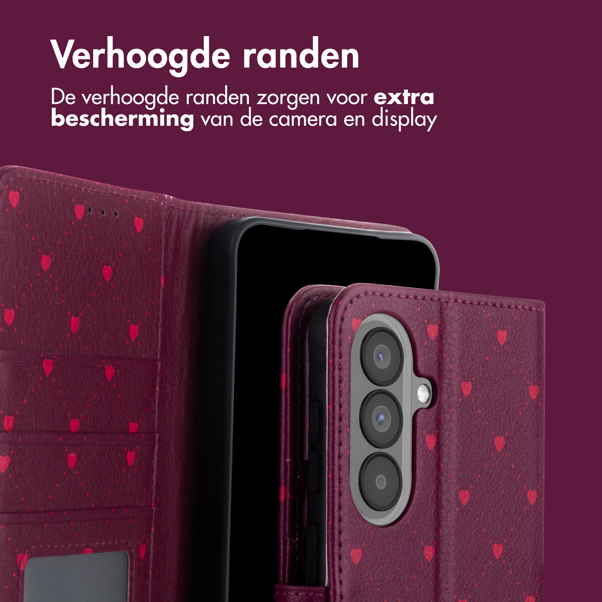 Ein dunkelrotes Handycover mit Herzen, das ein Smartphone schützt.