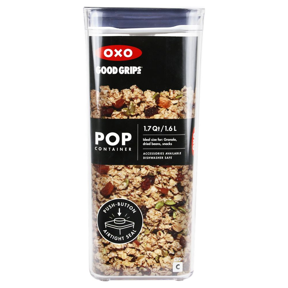 Contenitore OXO POP, 1.6L, riempito di granola, ideale per snack.