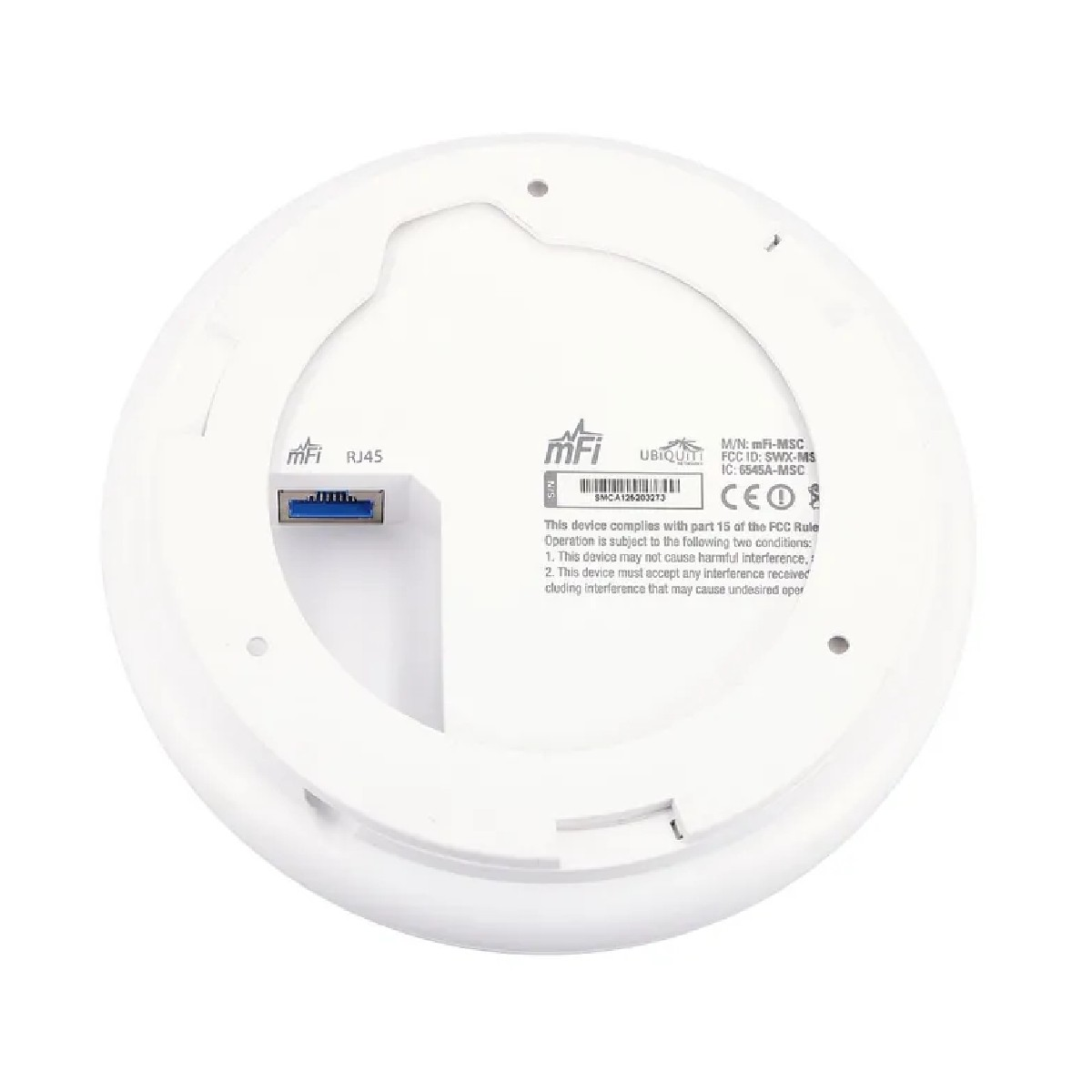 Parte inferiore di un dispositivo bianco con porta RJ45 e informazioni tecniche.
