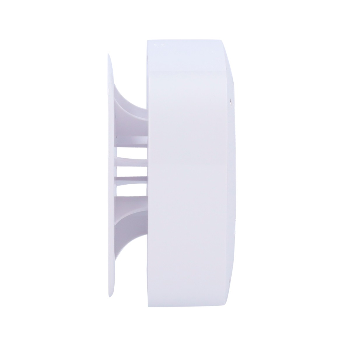 Un oggetto bianco rettangolare con fessure di ventilazione sul lato sinistro.