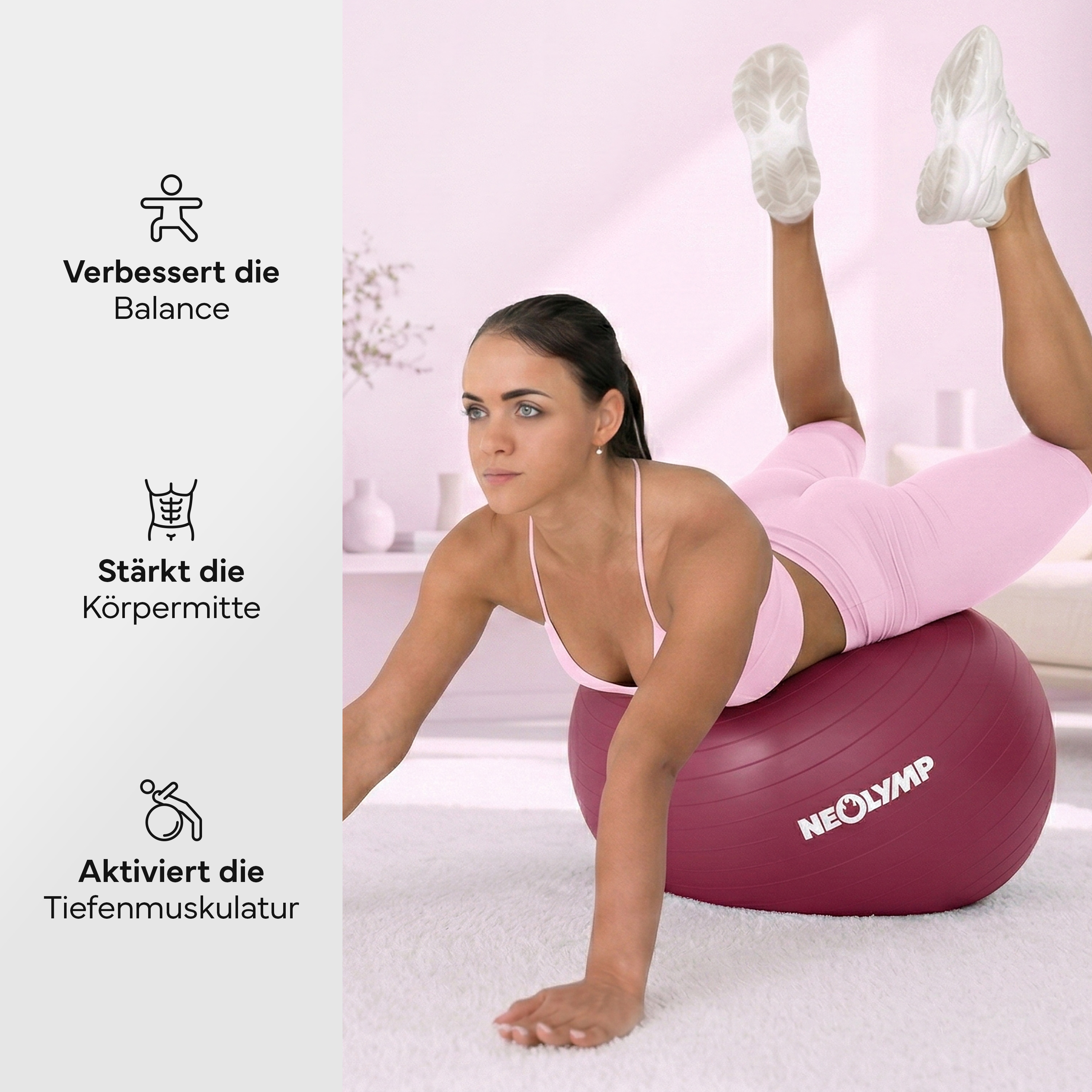 Eine Frau liegt auf einem Gymnastikball und trainiert.