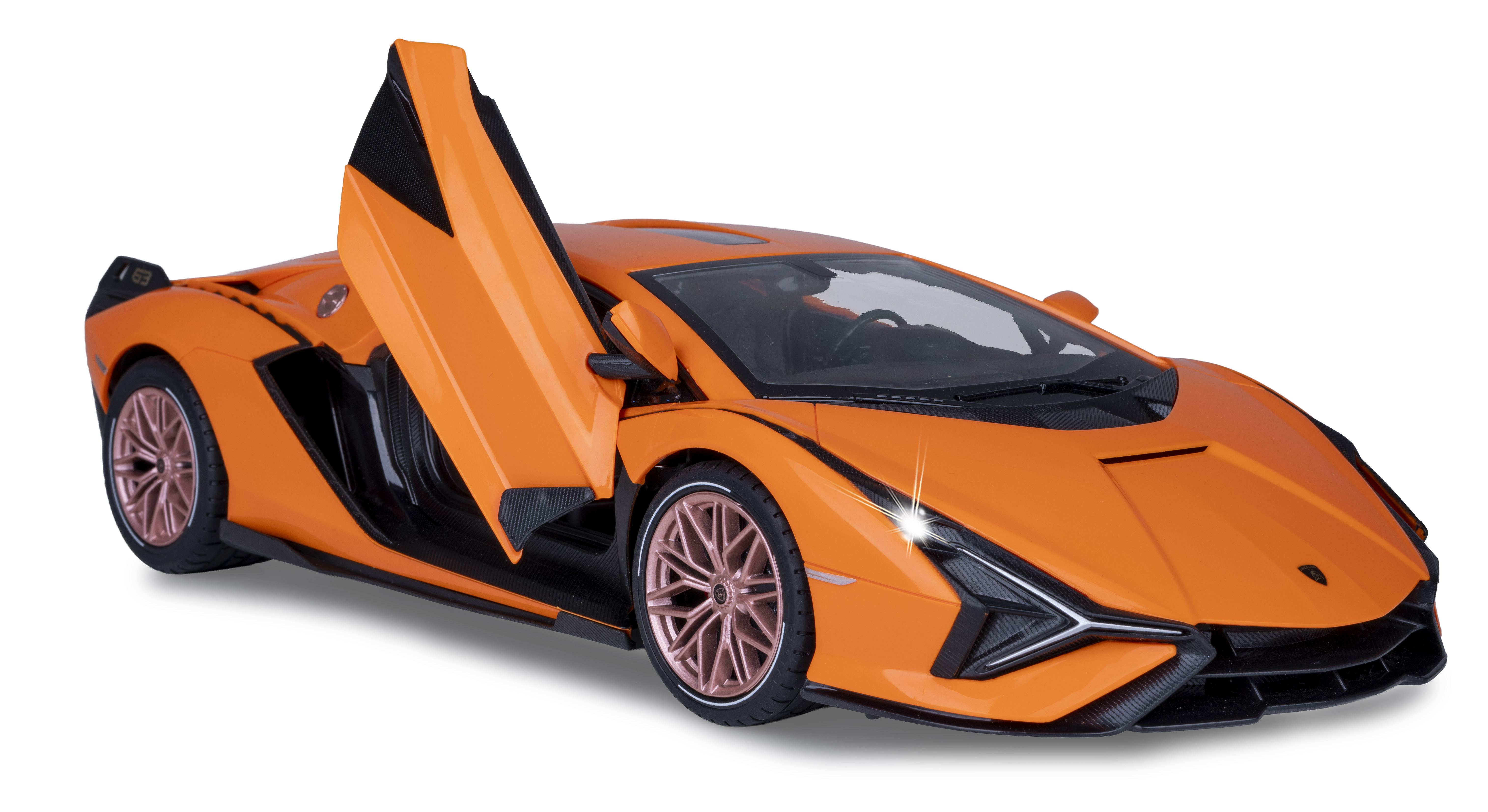 Ein orangefarbener Sportwagen mit nach oben geöffneten Türen auf weißem Hintergrund.