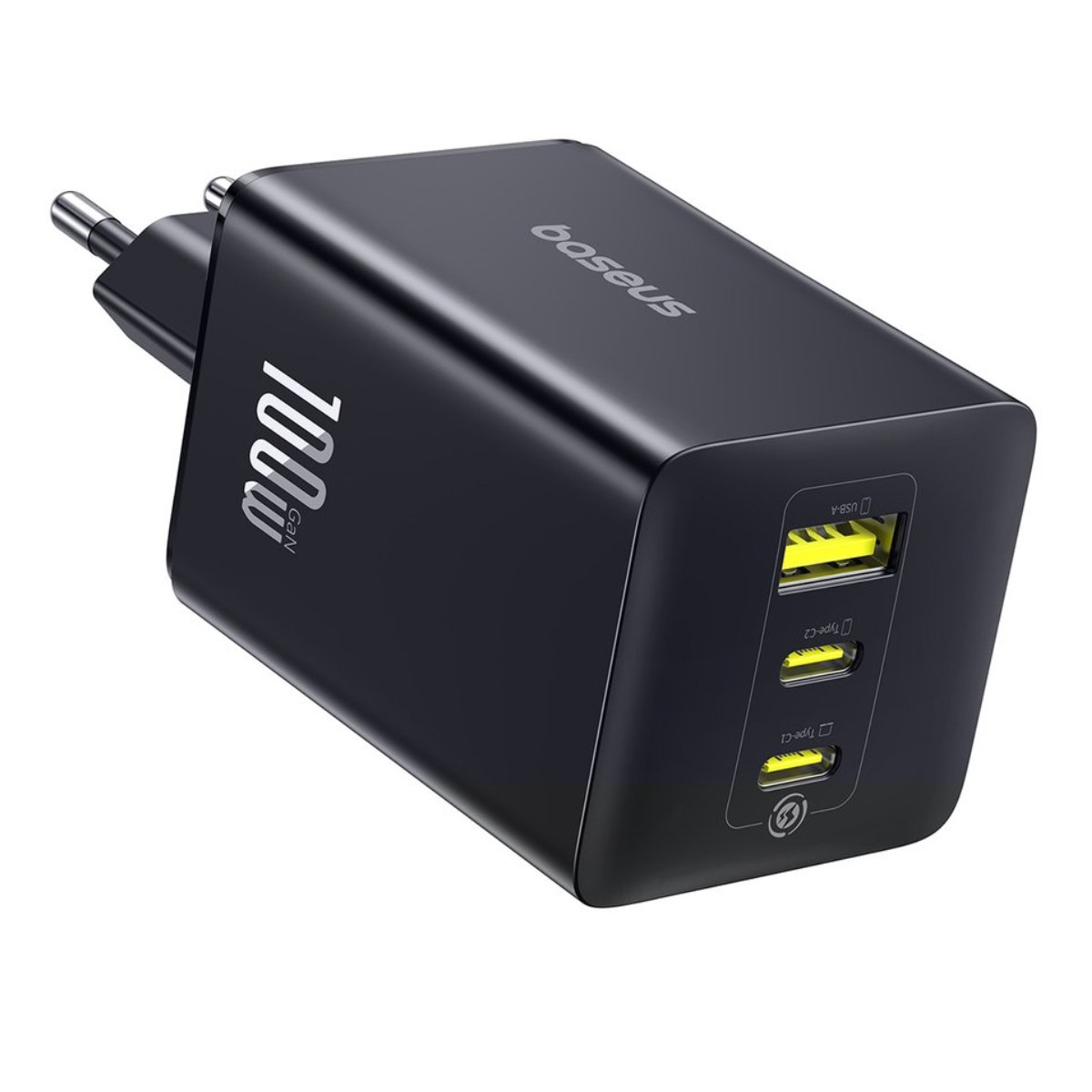 Caricatore Baseus nero 100W GaN con una porta USB-A e due porte Type-C.