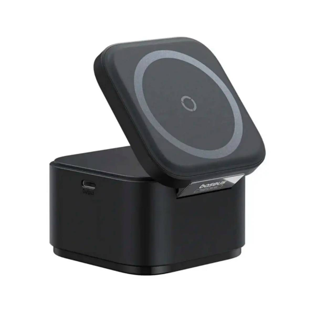 Supporto di ricarica quadrato nero con parte superiore inclinata che mostra un pad di ricarica wireless.