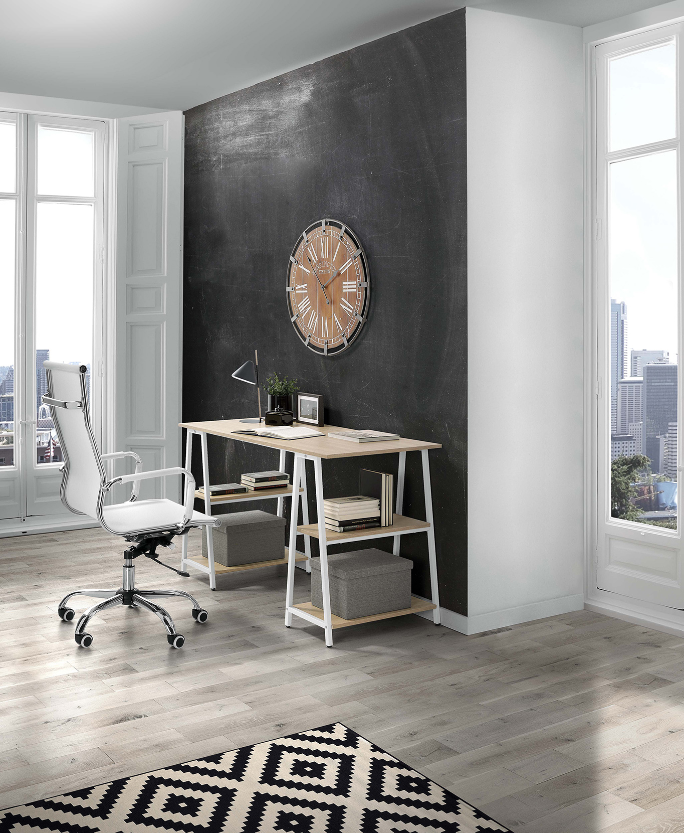 Oficina moderna con escritorio, silla blanca, estantería y vista a ventana grande.