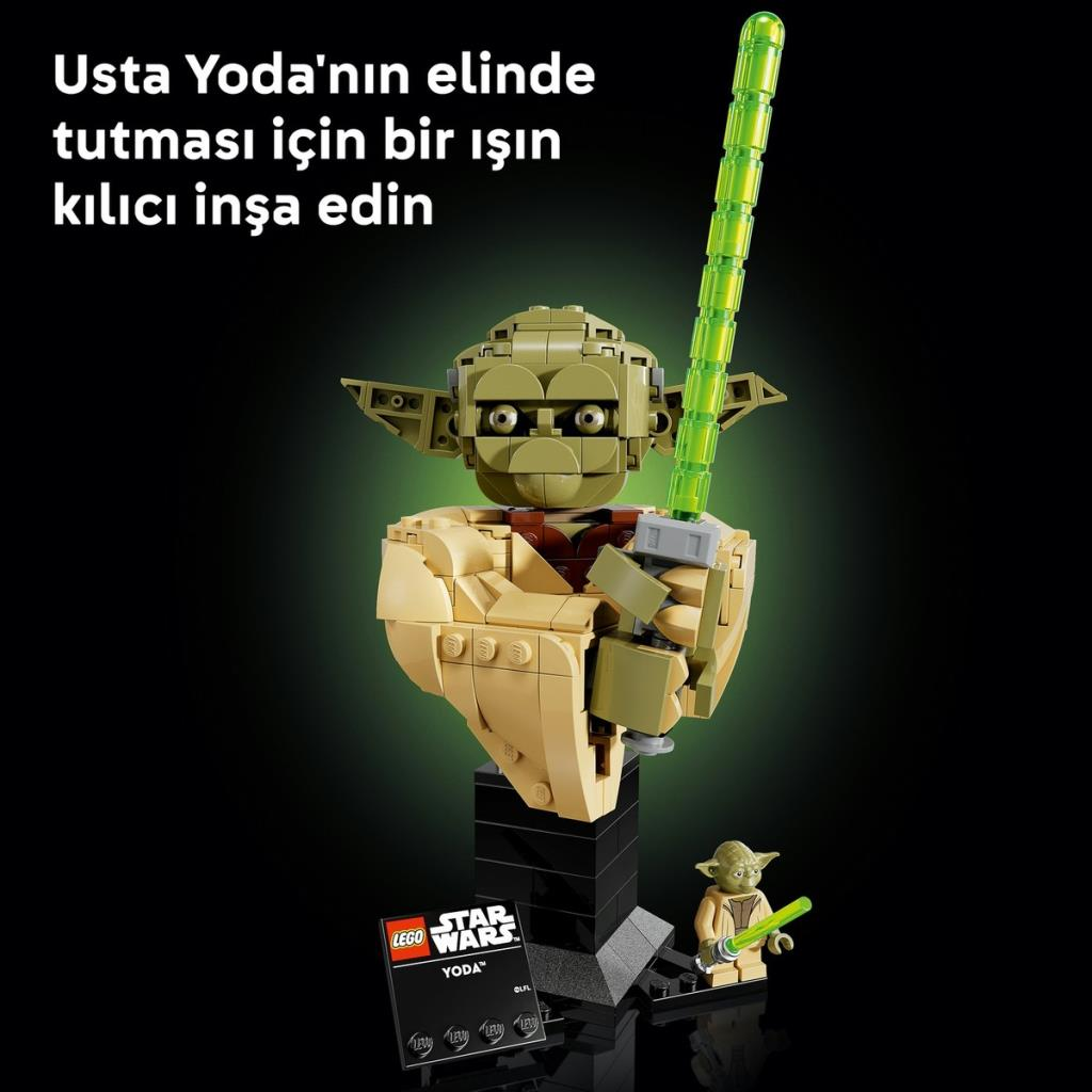 Busto LEGO di Yoda con spada laser e piccola figura di Yoda su base nera.