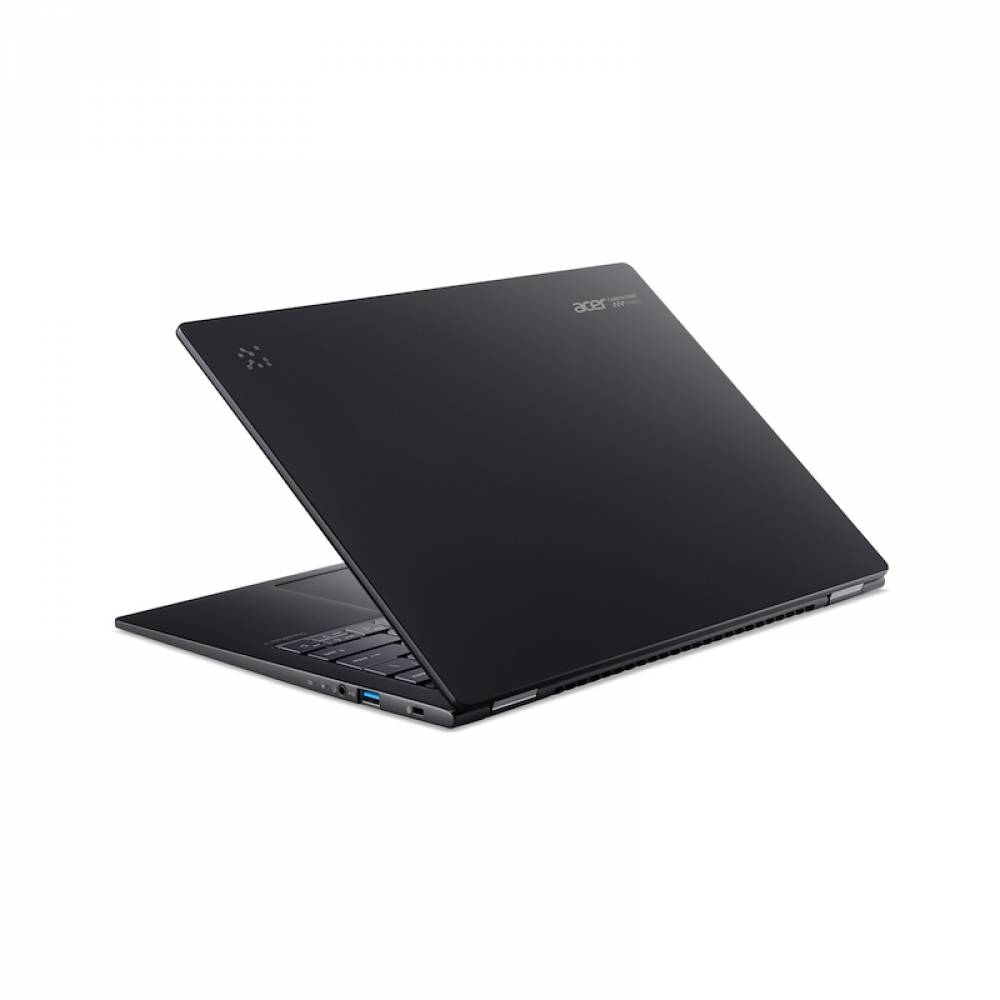 Laptop Acer nero con schermo aperto, su sfondo bianco.