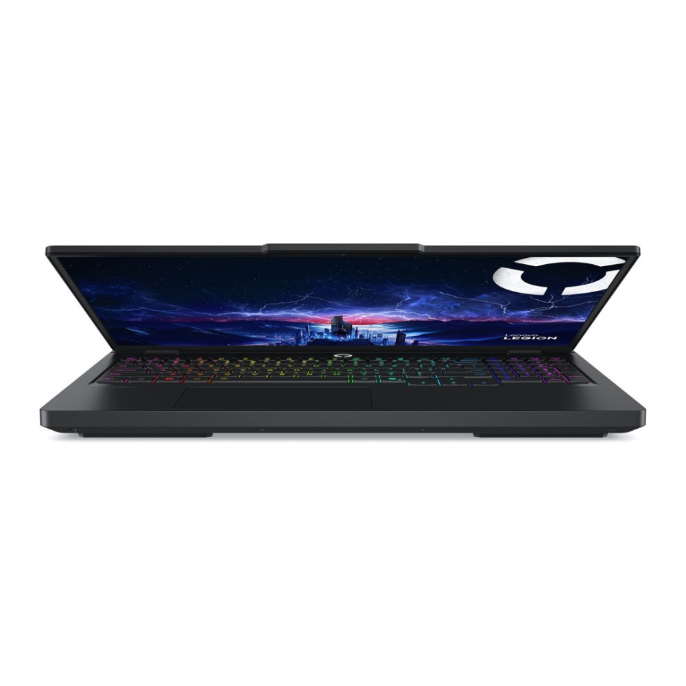 Czarny laptop z podświetlaną klawiaturą i tapetą z panoramą miasta na ekranie.