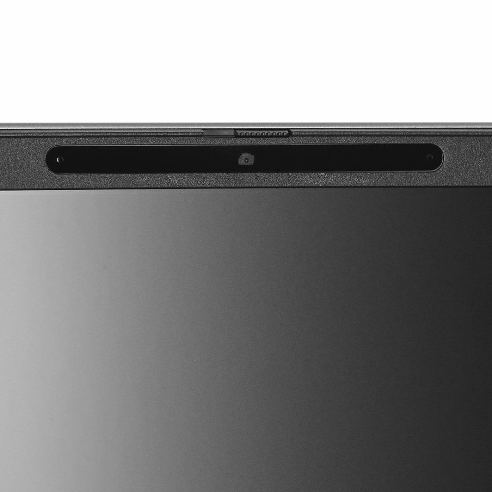 Zbliżenie na górną ramkę laptopa z kamerą.