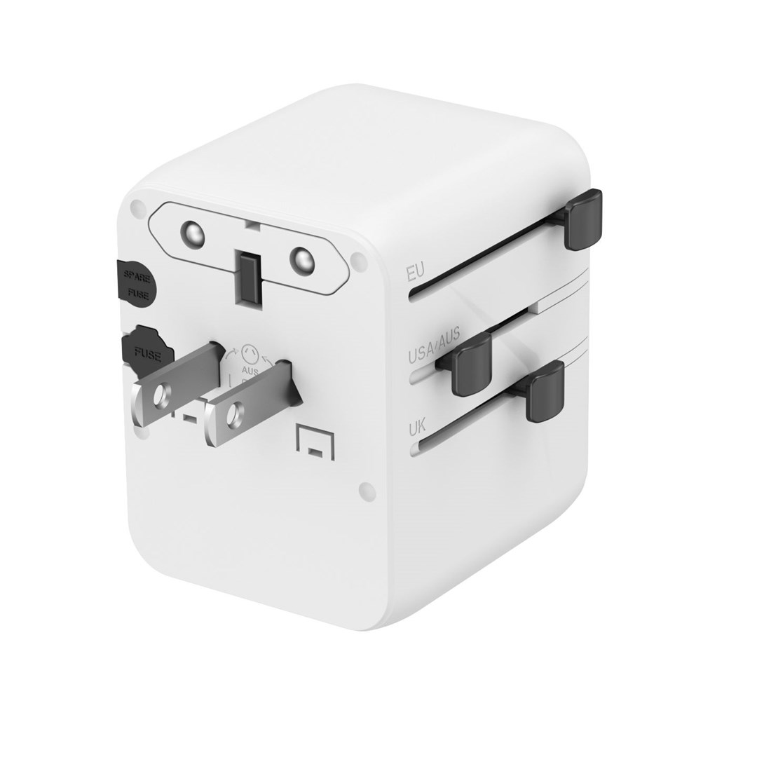 Een witte universele reisadapter met intrekbare stekkers voor EU, USA/AUS en VK.