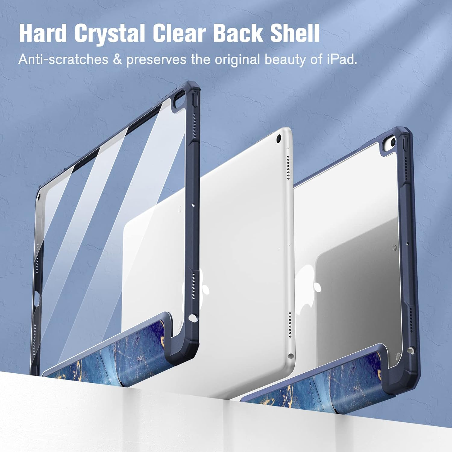 Drei iPads mit transparenten Schutzhüllen und blauem Marmormuster-Ständer.