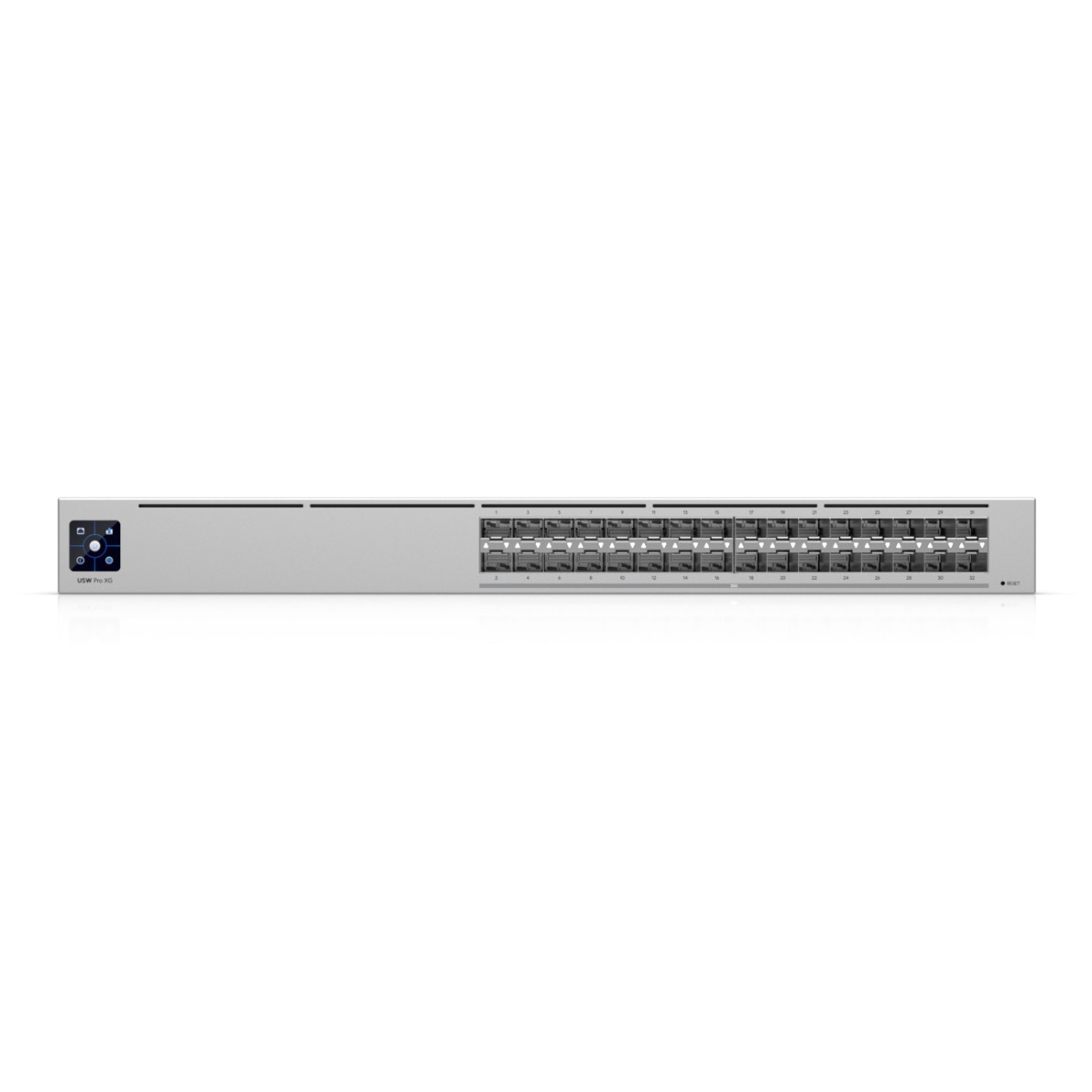 Switch di rete argentato con 32 porte e display.