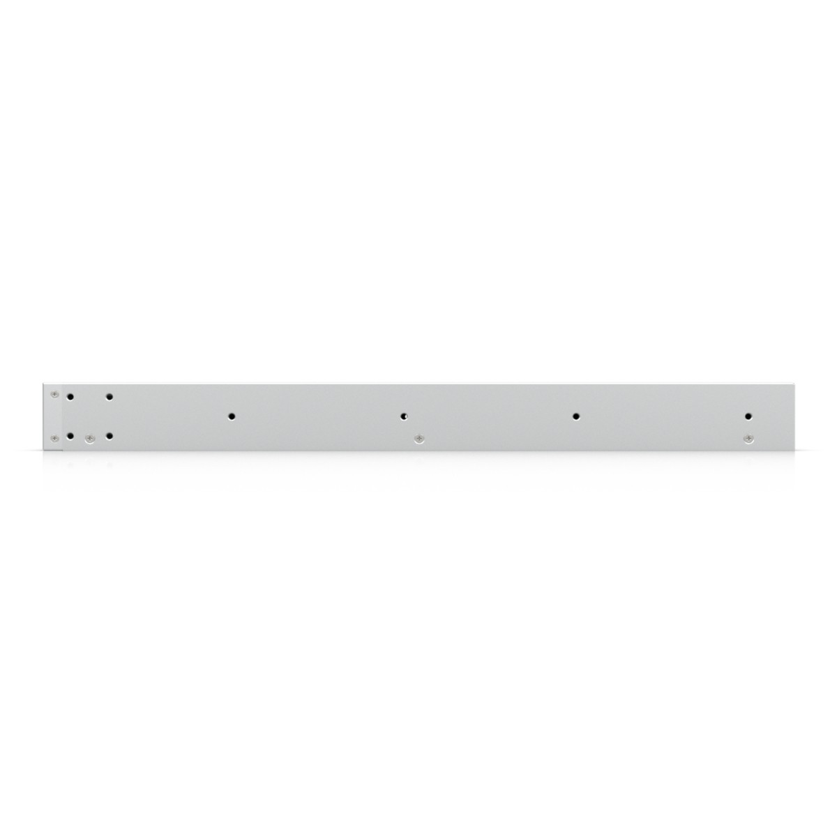 Un dispositivo stretto da montaggio rack argentato con fori.