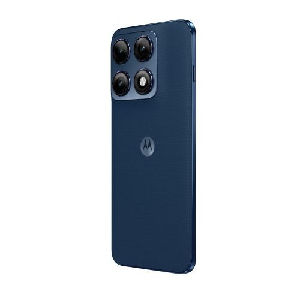 Uno smartphone Motorola blu scuro con quattro fotocamere sul retro e il logo Motorola.