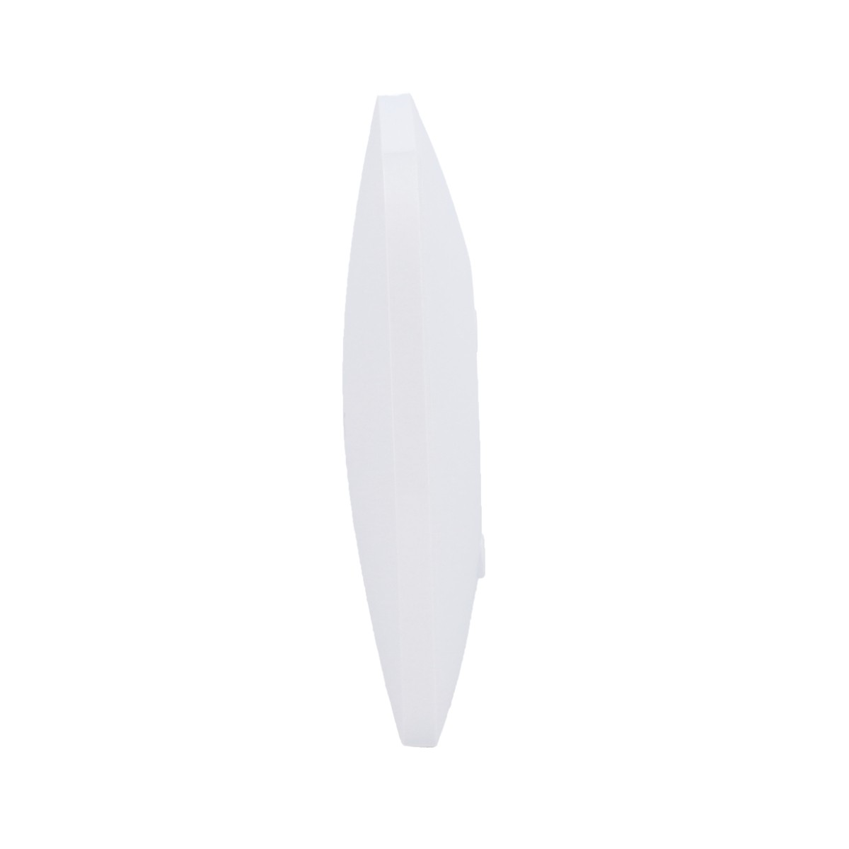 Una lampada da parete bianca a forma di disco con superficie curva.
