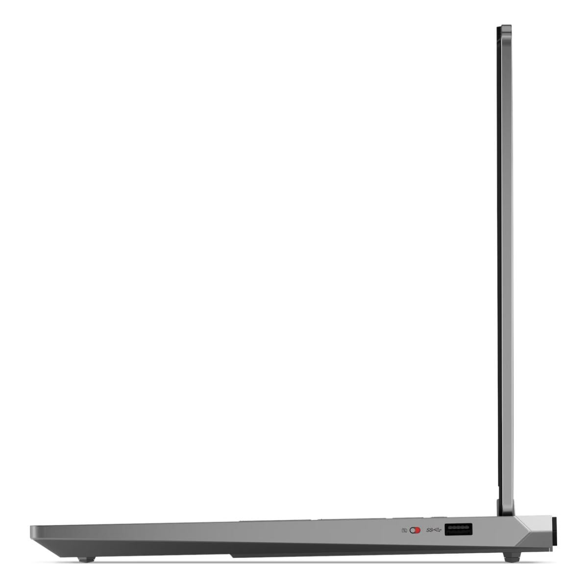 Silberner Laptop von der Seite mit geöffnetem Bildschirm und USB-Anschluss.