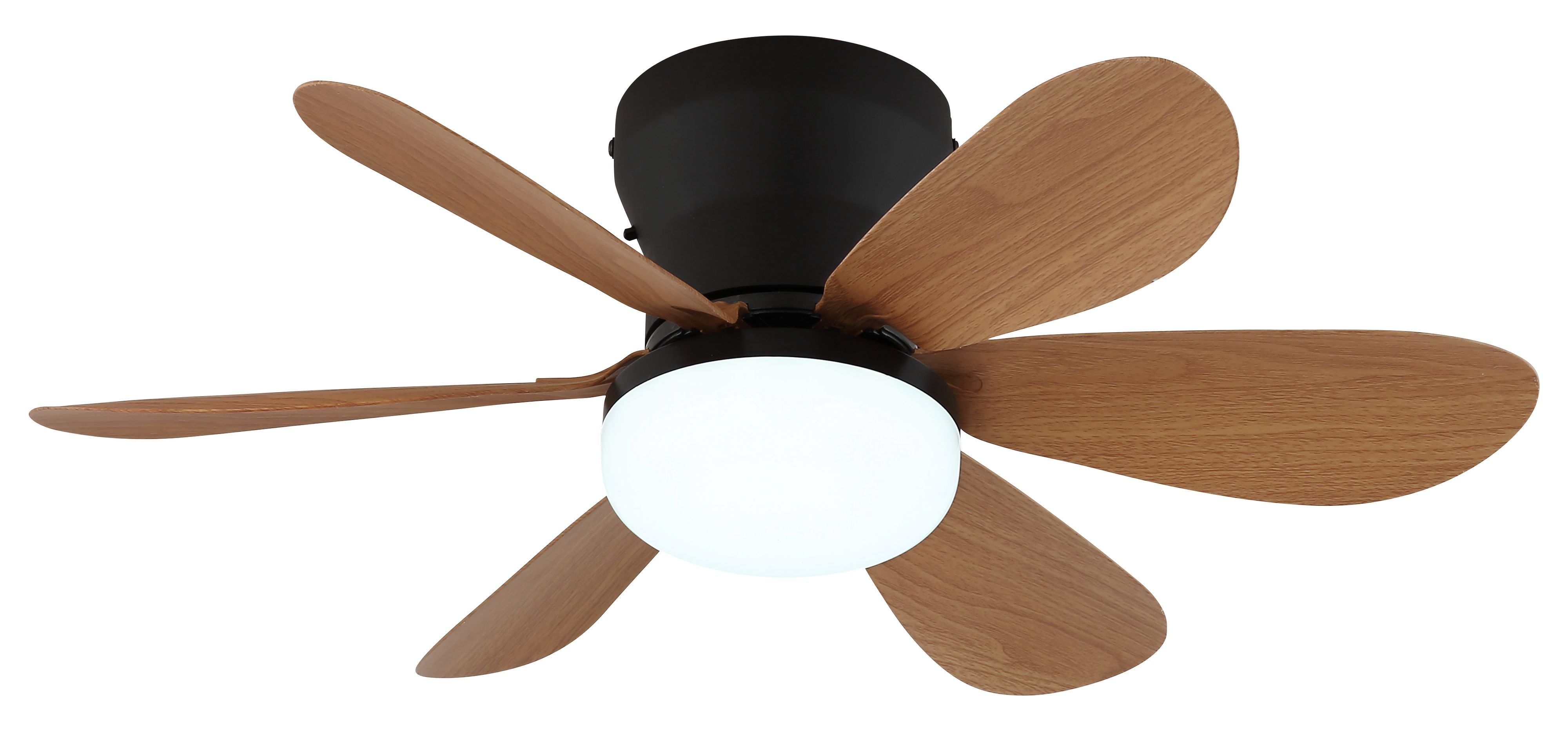 Schwarzer Deckenventilator mit Holzblättern und runder Milchglasleuchte.