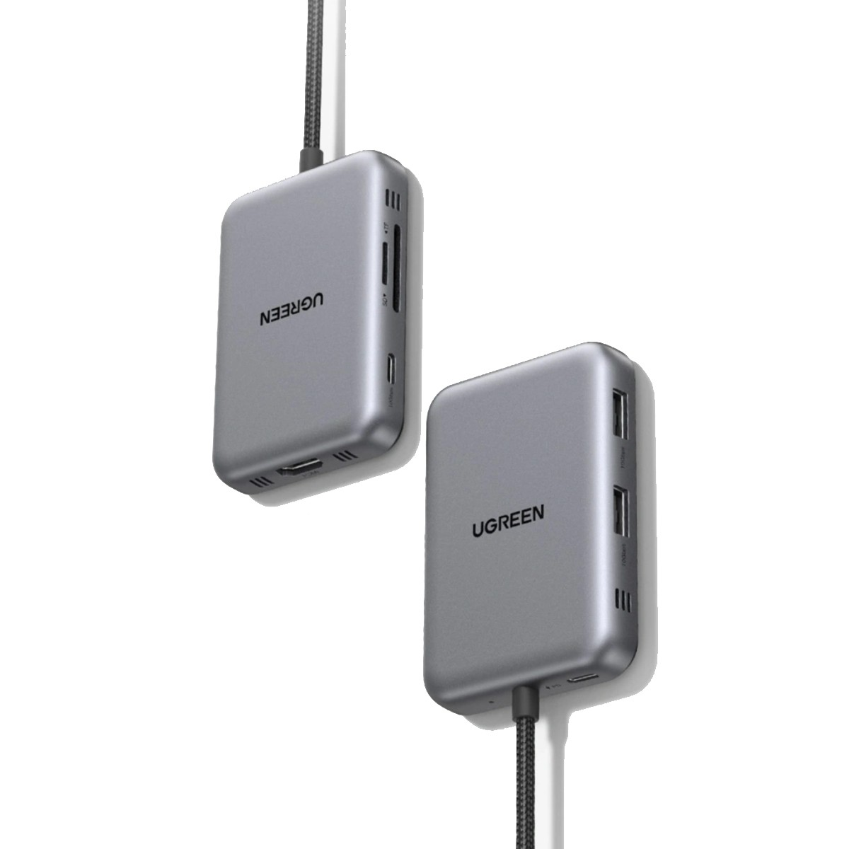 Due adattatori UGREEN argentati con porte USB e schede SD.
