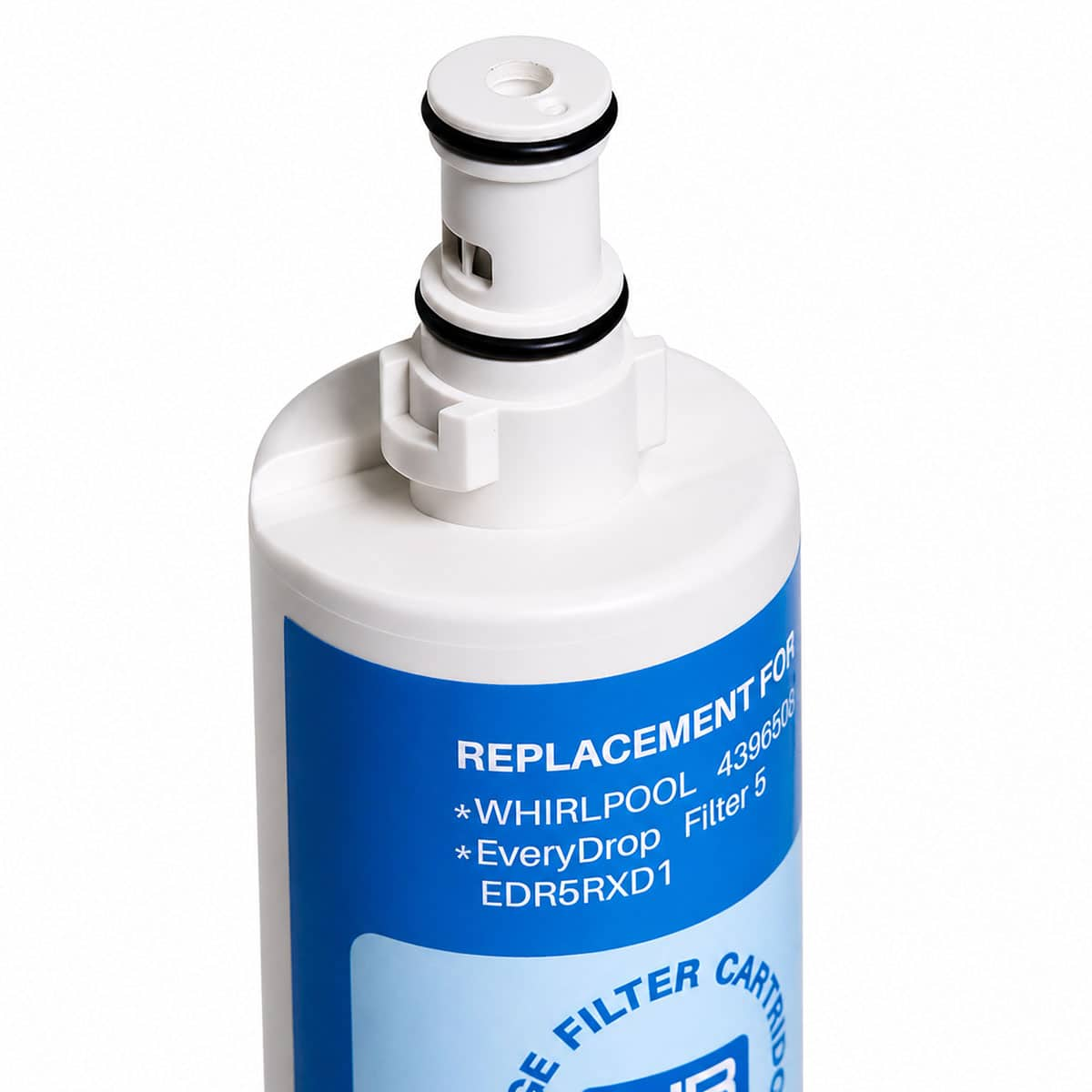 Ein weißer Wasserfilter mit einem blauen Etikett, der für Whirlpool-Filter 5 EDR5RXD1 wirbt.