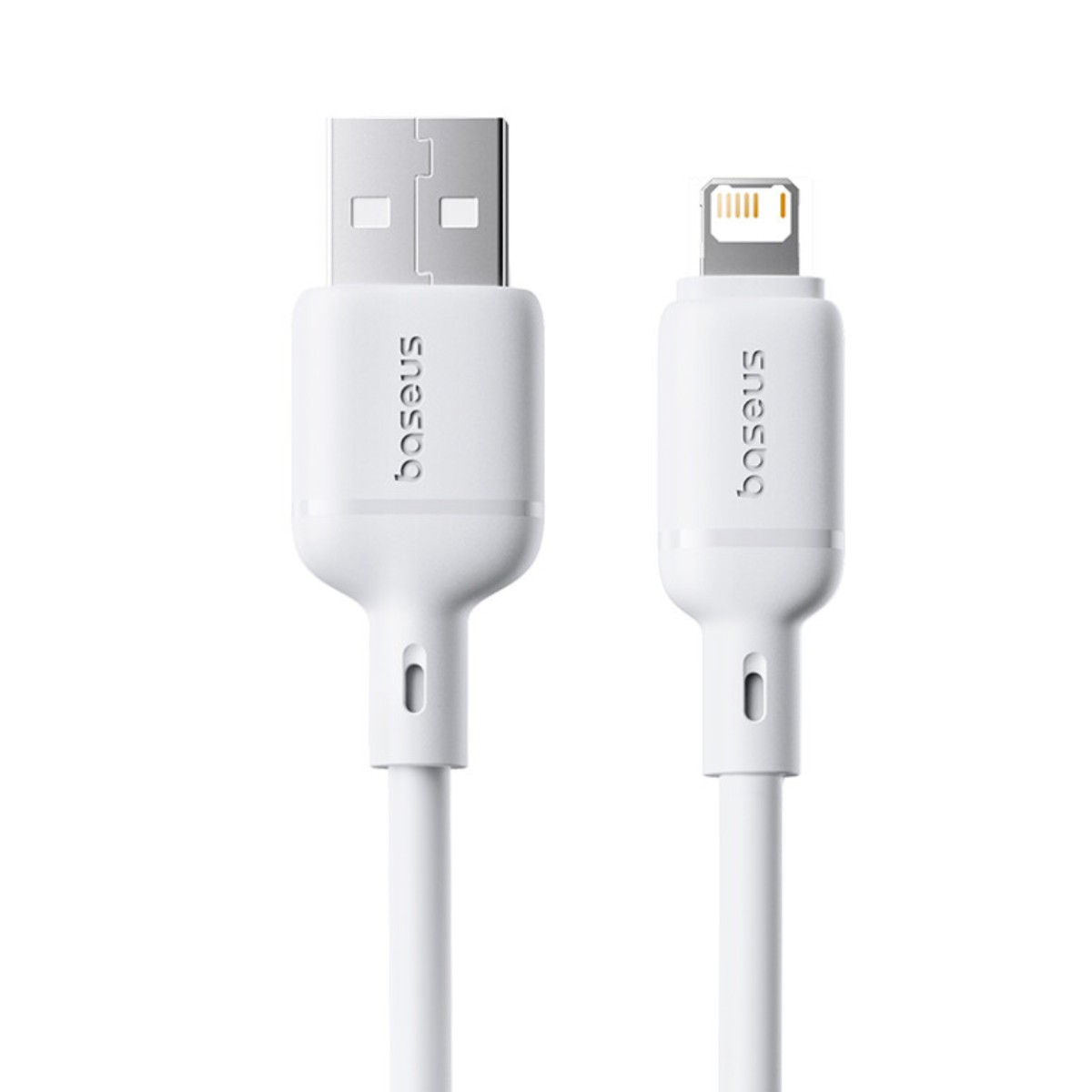 Un cavo bianco da USB-A a Lightning di Baseus, su sfondo bianco.