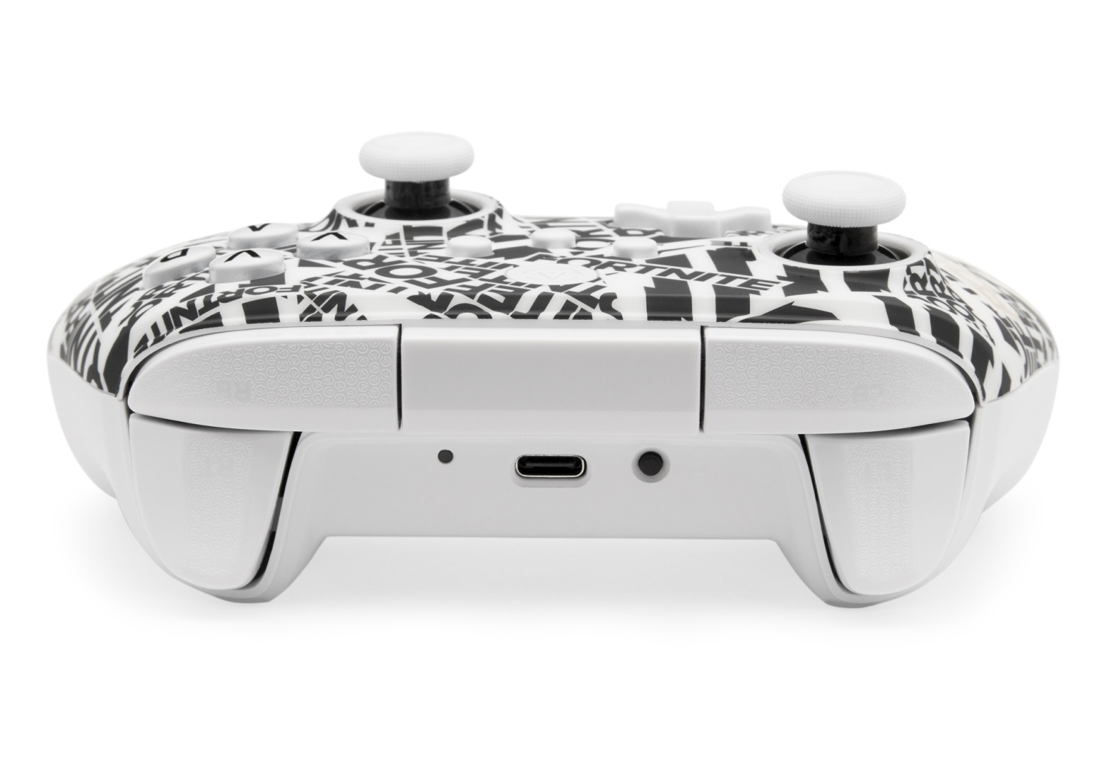 Biały kontroler z czarnym wzorem tekstu Fortnite i dwoma białymi joystickami.