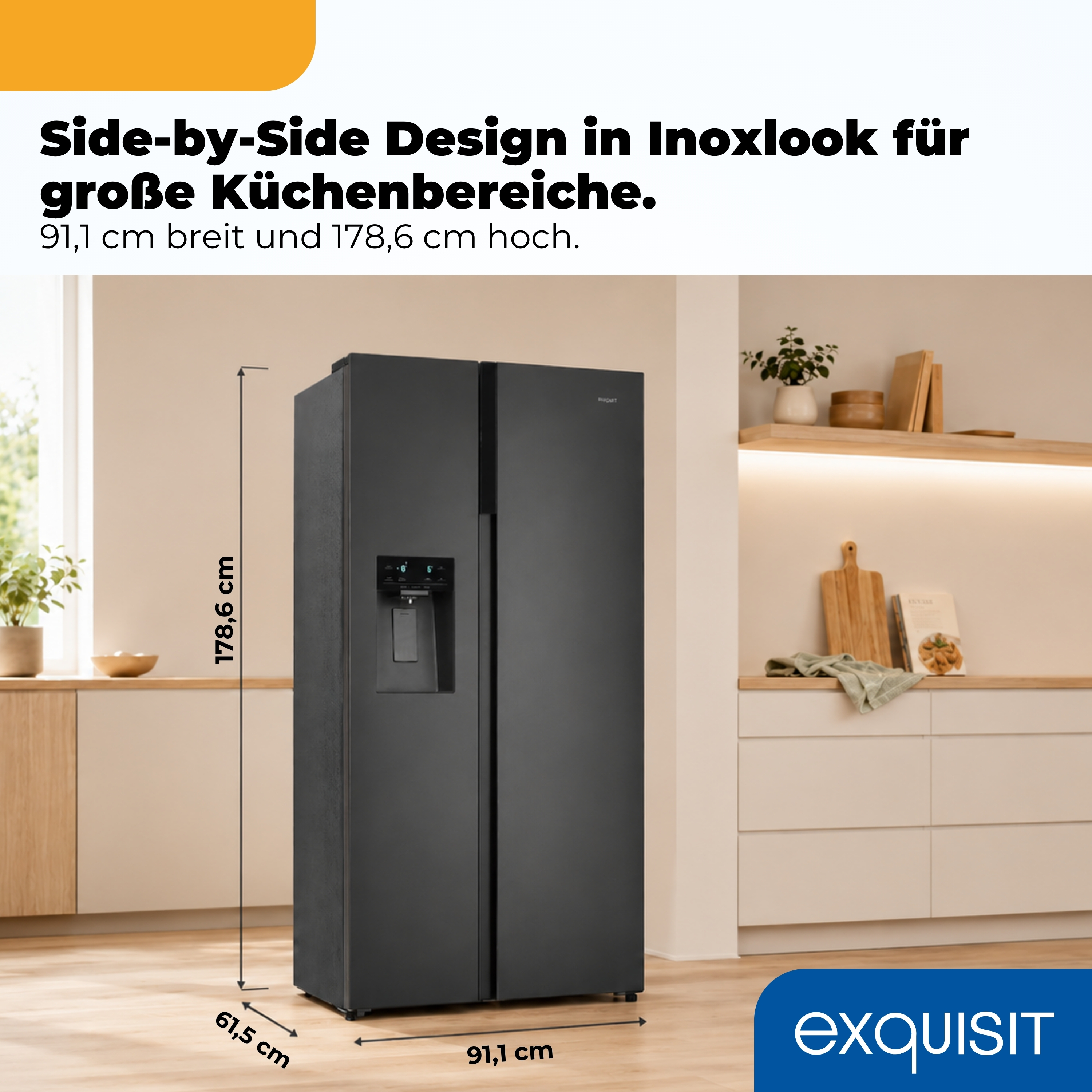 Schwarzer Side-by-Side Kühlschrank in einer modernen Küche, 91,1 cm breit.