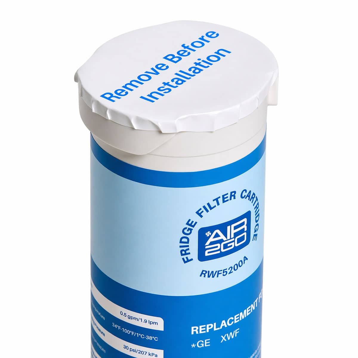 Ein Kühlschrankfilter mit blauer und weißer Verpackung. Der Aufkleber lautet: Vor Installation entfernen.