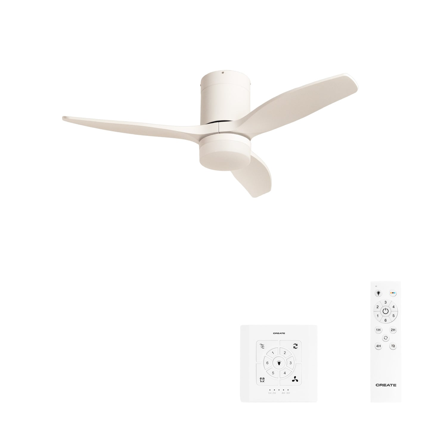 Un ventilador de techo blanco con tres aspas y dos mandos a distancia blancos.
