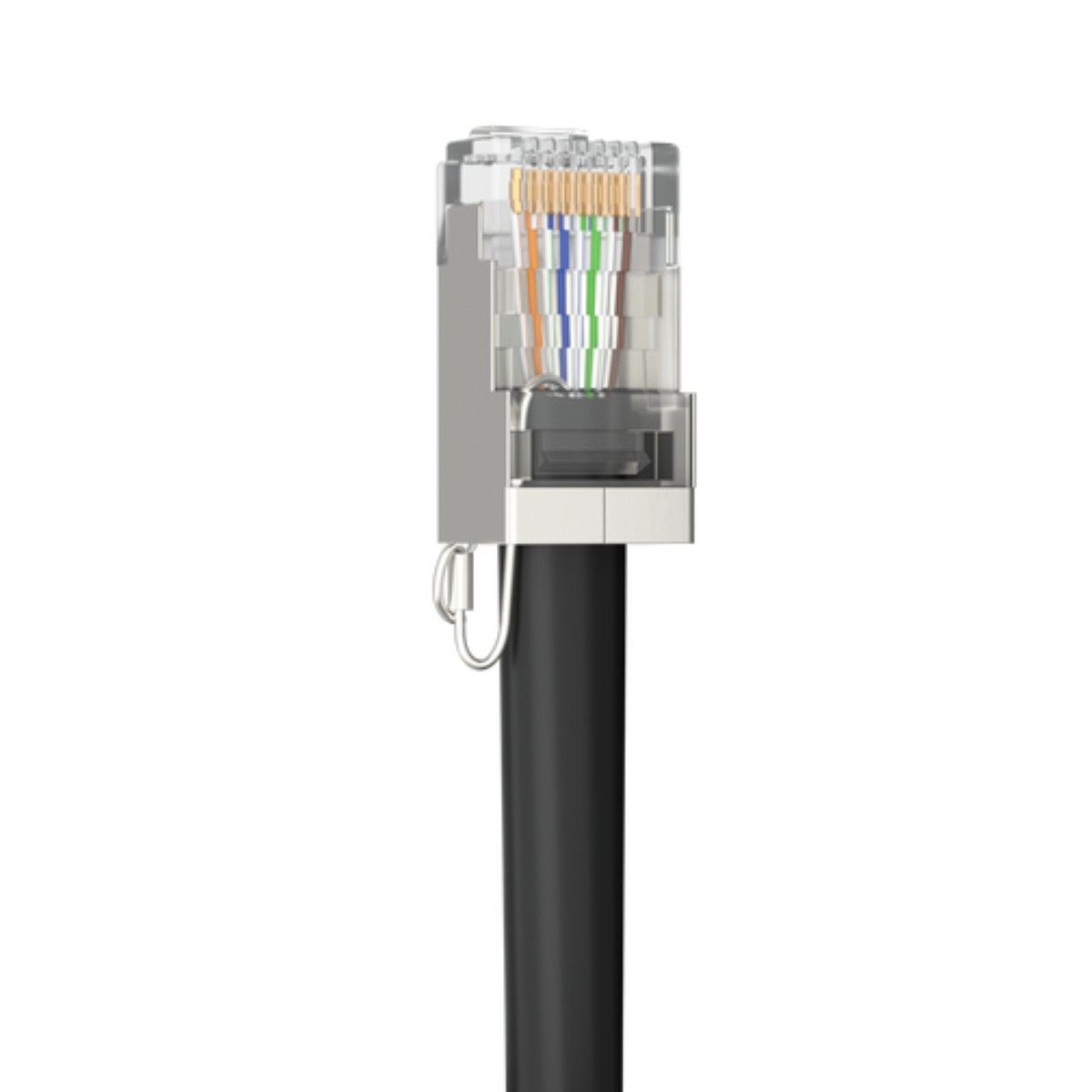 Nahaufnahme eines Ethernet-Steckers mit farbigen Drähten, der an einem schwarzen Kabel befestigt ist.