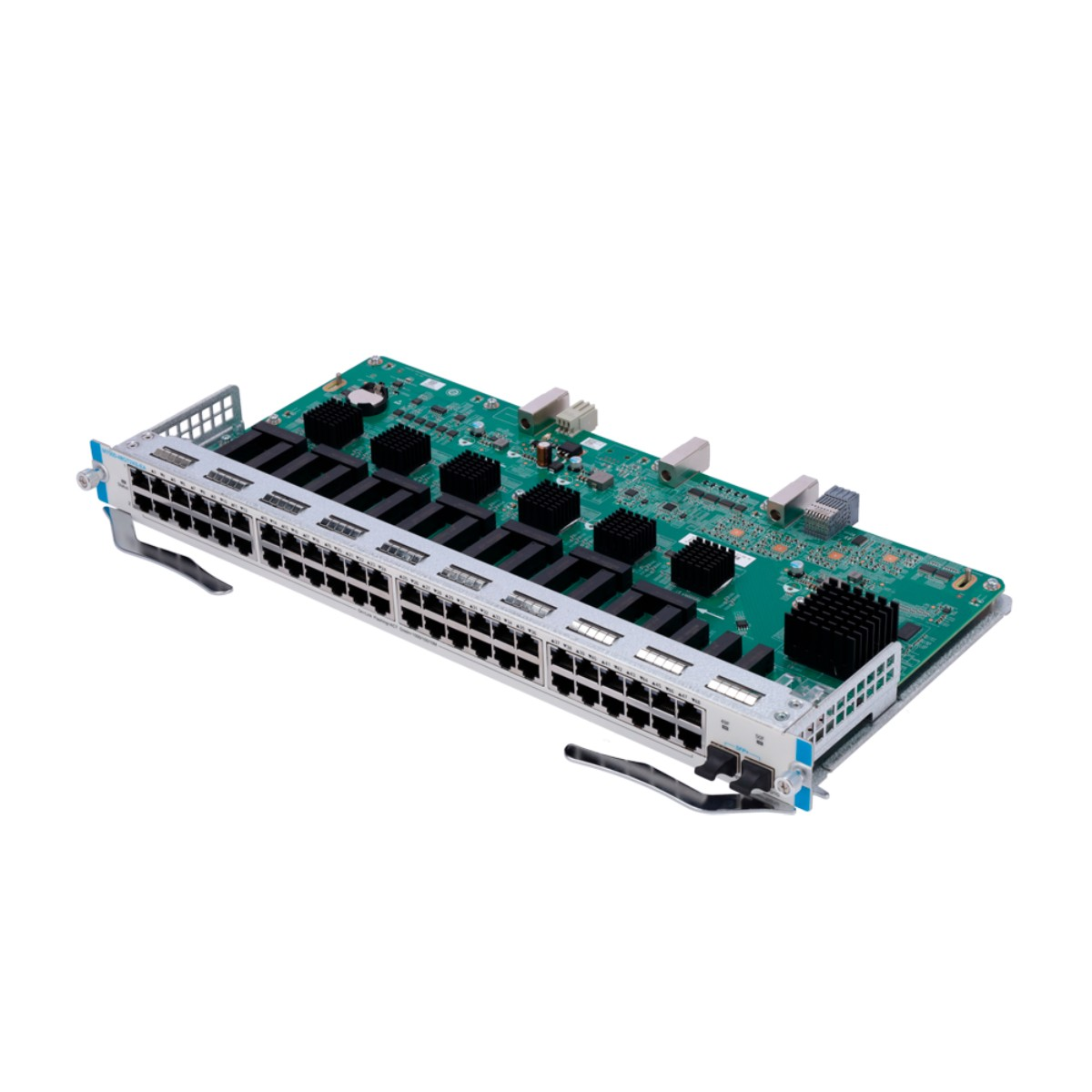 Un modulo switch di rete con molte porte e dissipatori di calore su un circuito stampato verde.