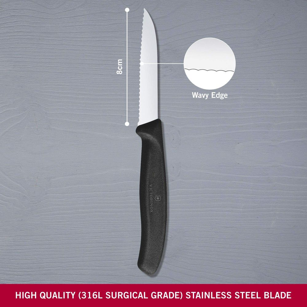 8cm'lik Victorinox bıçağı, tırtıklı ağızlı ve siyah saplı.