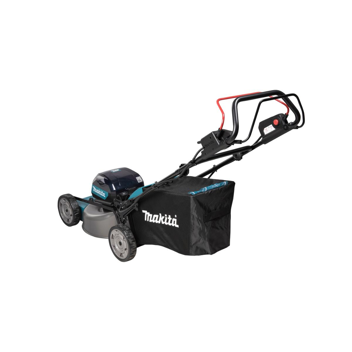 Un cortacésped Makita azul y gris con recogedor de hierba negro y mangos rojos.
