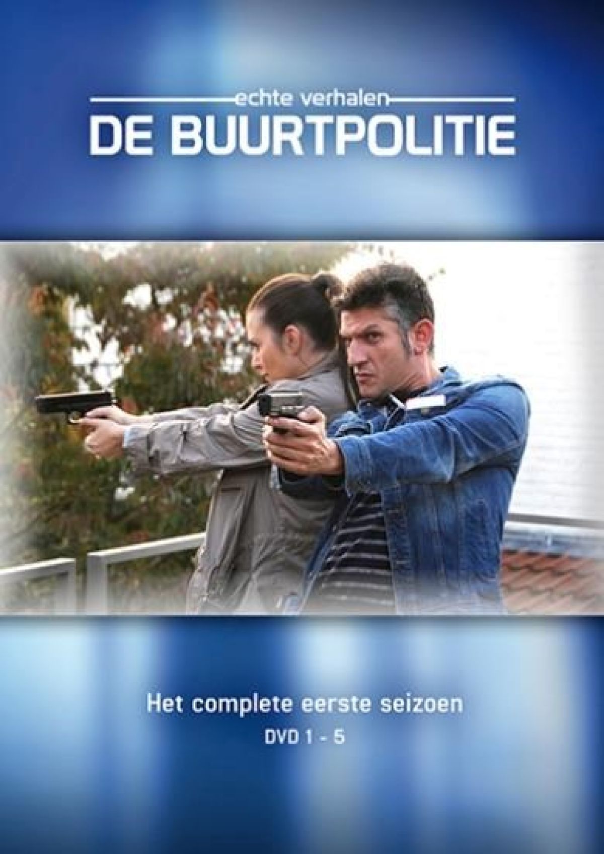 Man en vrouw richten wapens, De Buurtpolitie titel.