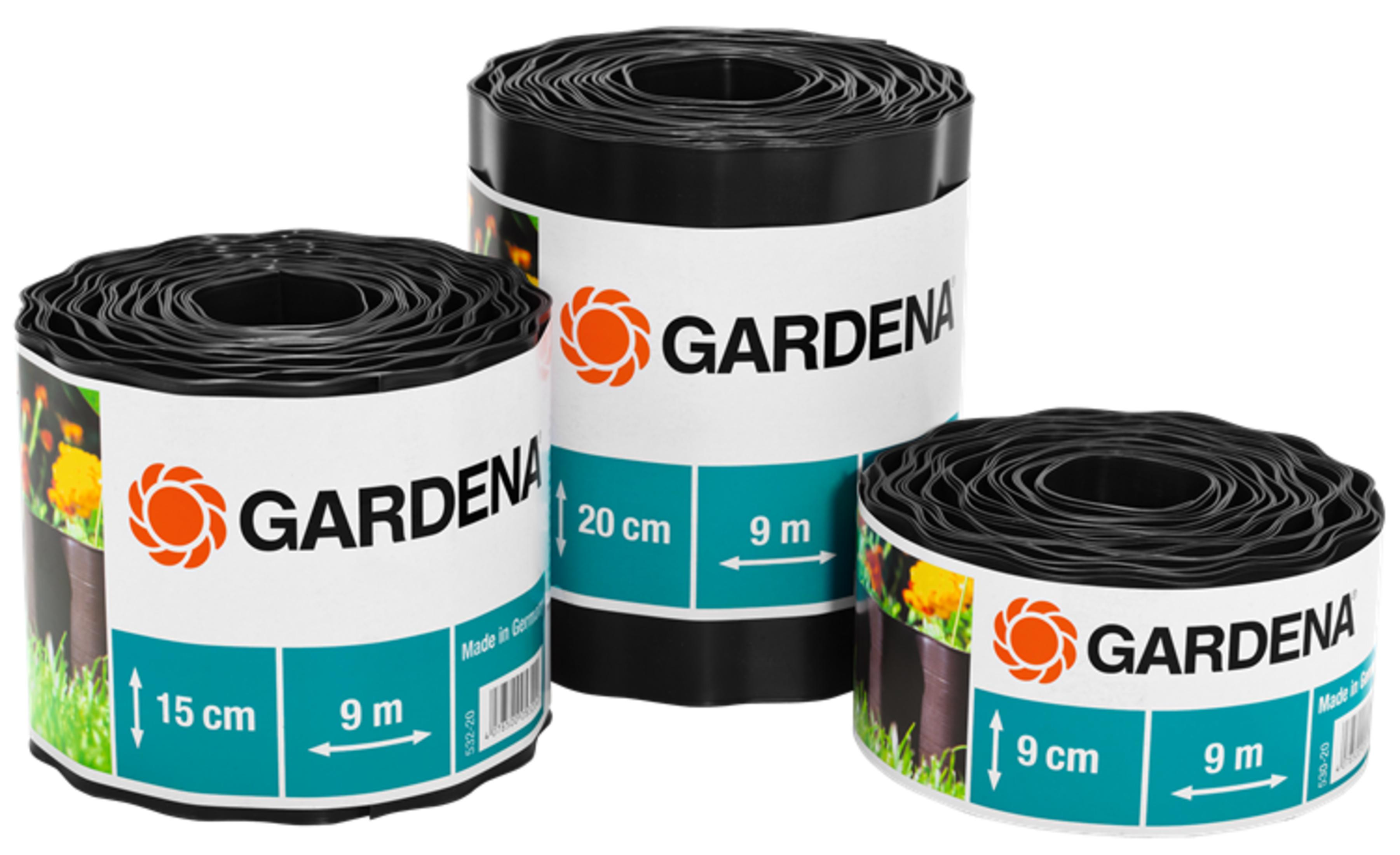 Tre rotoli di bordura GARDENA di varie larghezze e lunghezze.