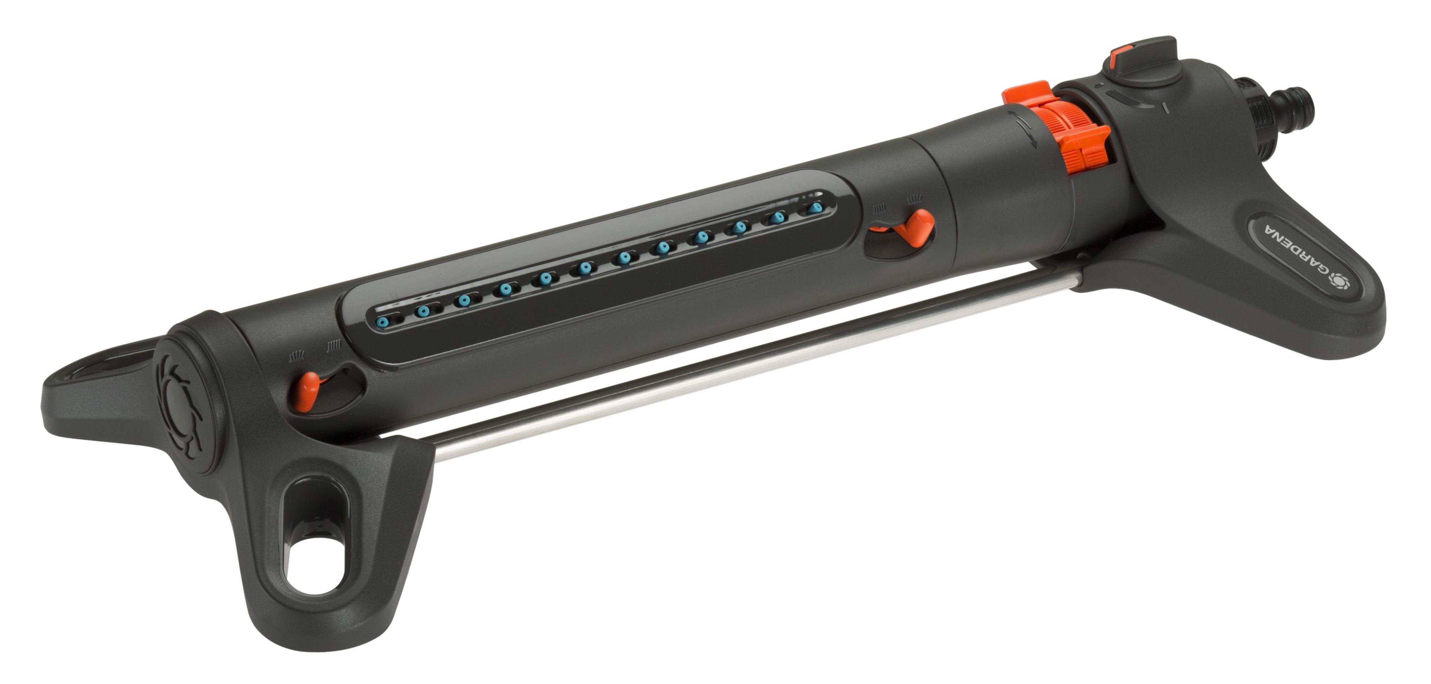 Un irrigatore oscillante nero e arancione con barra argentata e ugelli blu.