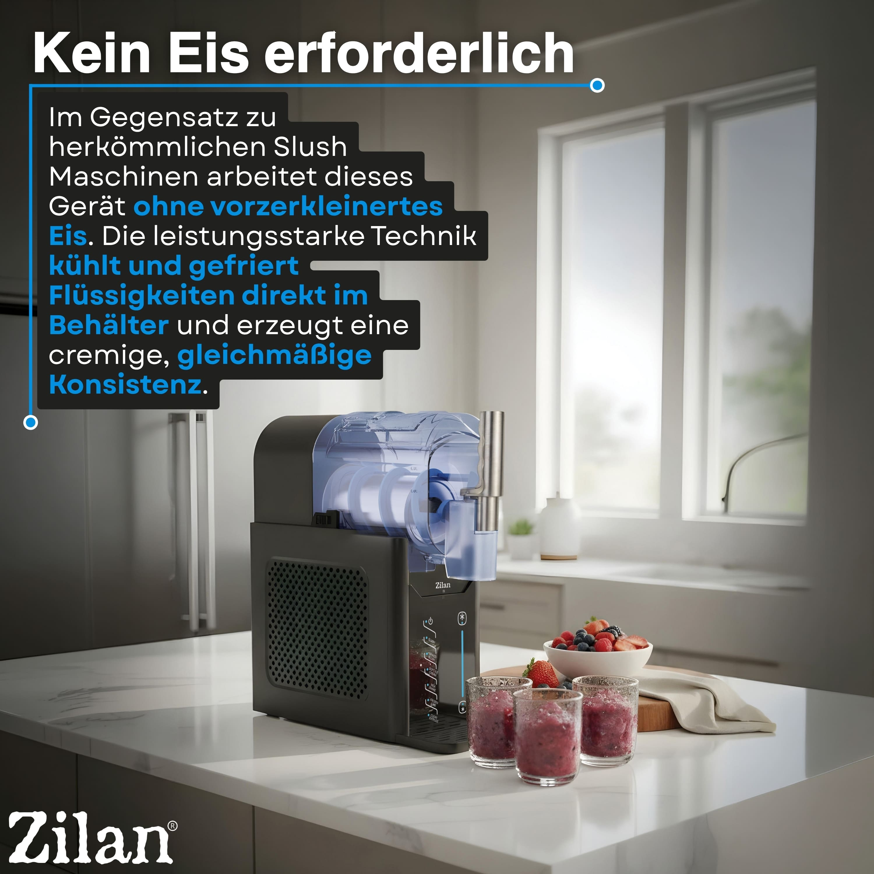 Ein Slush-Maker ohne Eis, mit Gläsern voller Slush und Beeren auf einer Arbeitsplatte.