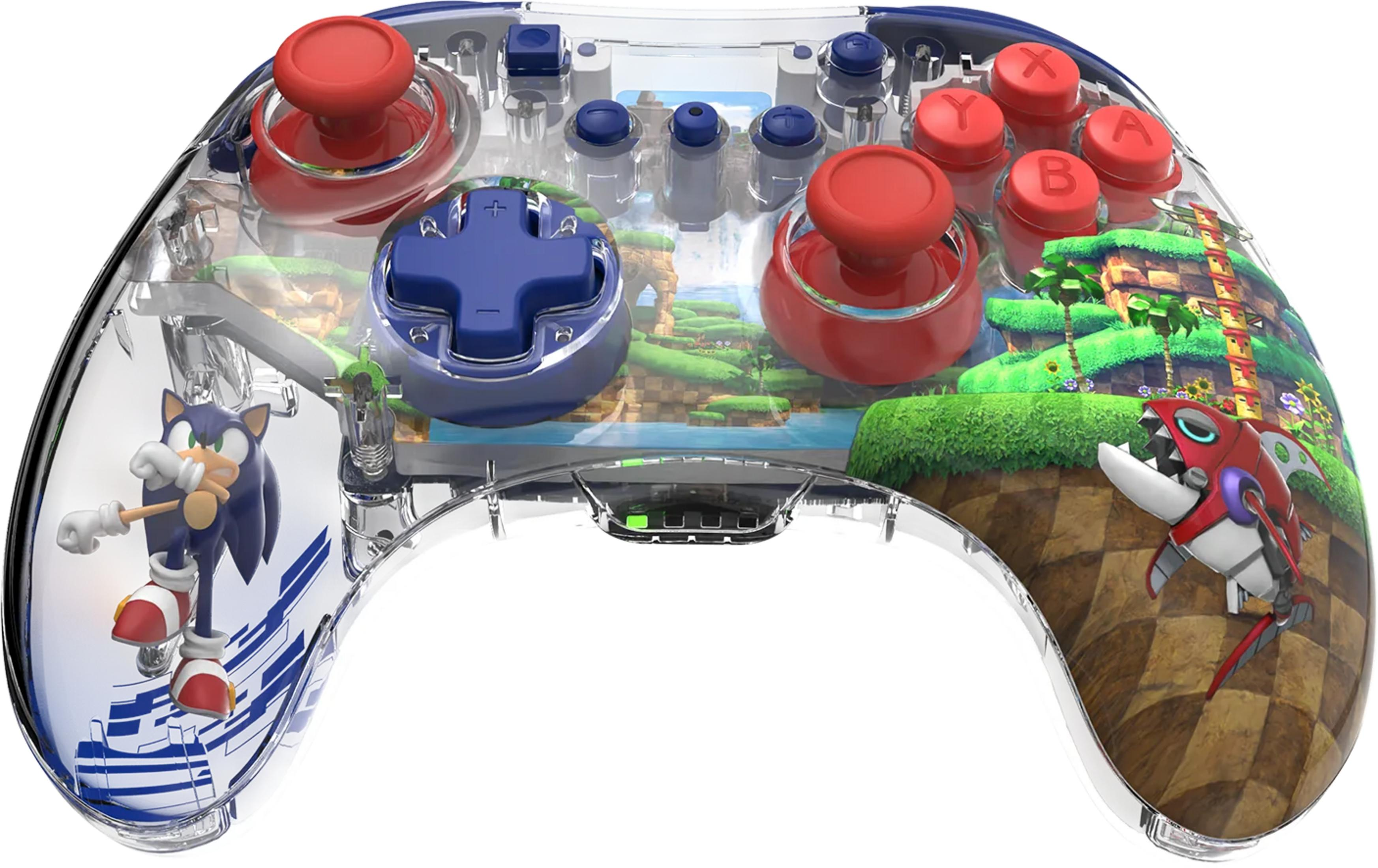 Transparenter Controller mit Sonic und Gegnern auf grünen Hügeln und Karomuster.
