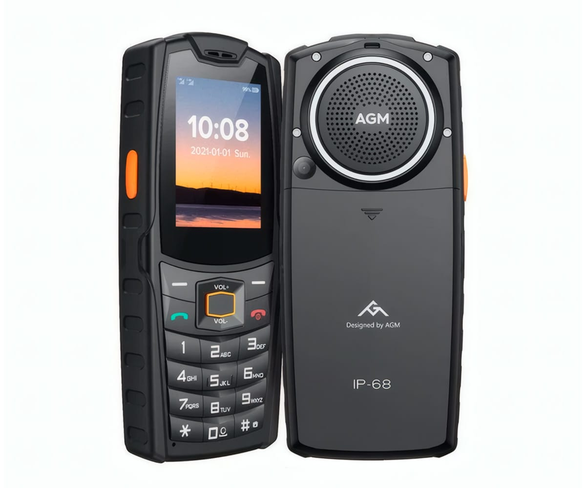 Due telefoni AGM IP-68 neri uno accanto all'altro. Uno mostra le 10:08.