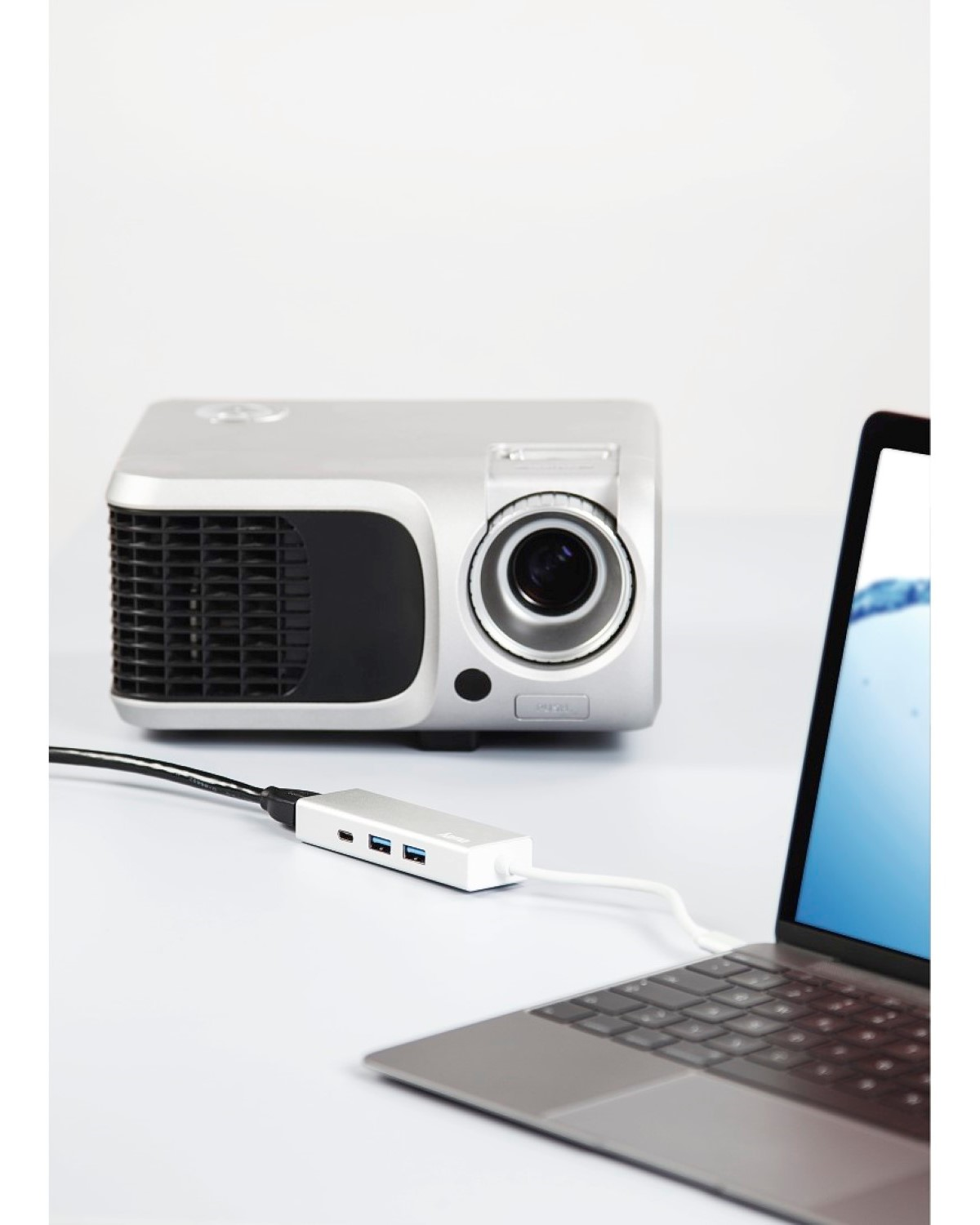 HAMA 135756 ALUMINIUM USB3 TYPE-C SIL, USB Hub, Silber