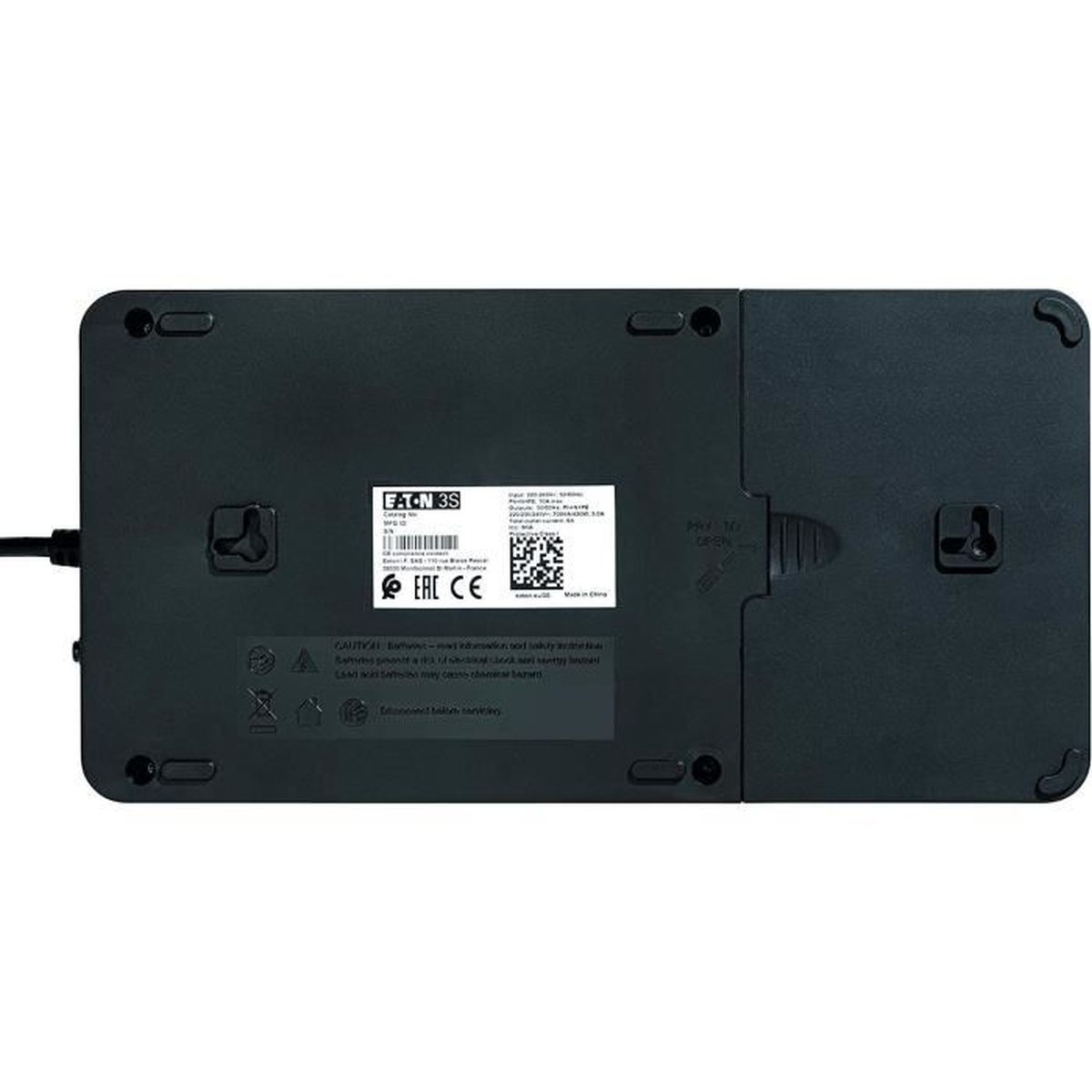 Dispositivo Eaton 3S nero con etichette e porte sul lato inferiore.